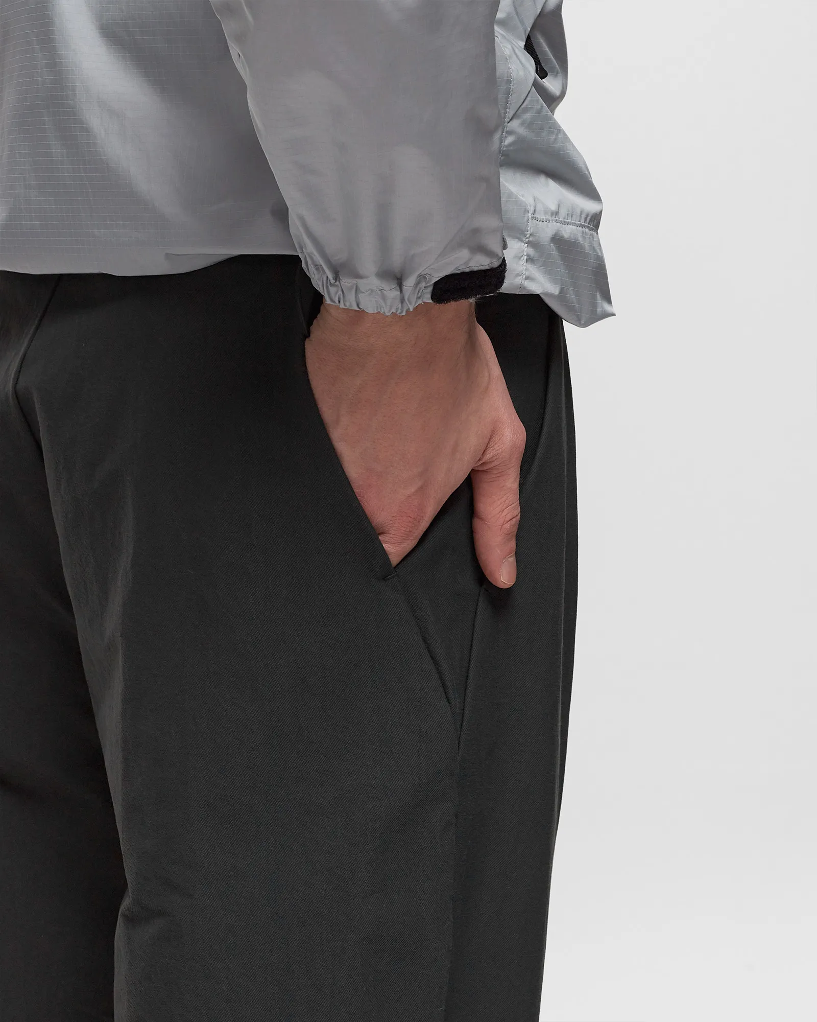 Goldwin One Tuck Tapered Ankle Pants