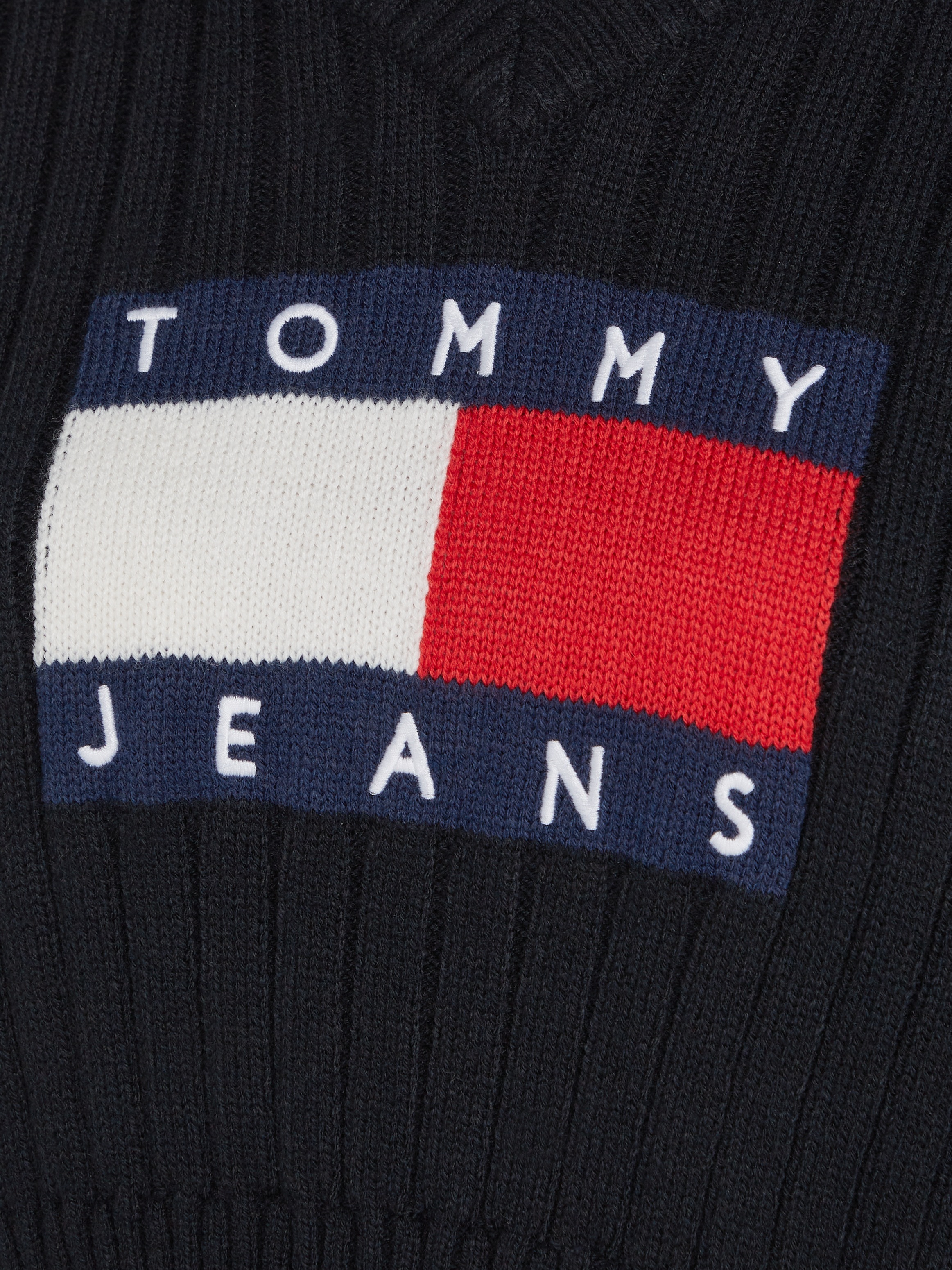 Tommy Jeans Curve V-Ausschnitt-Pullover »TJW VNCK CENTER FLAG SWEATER EXT« Grosse Grössen