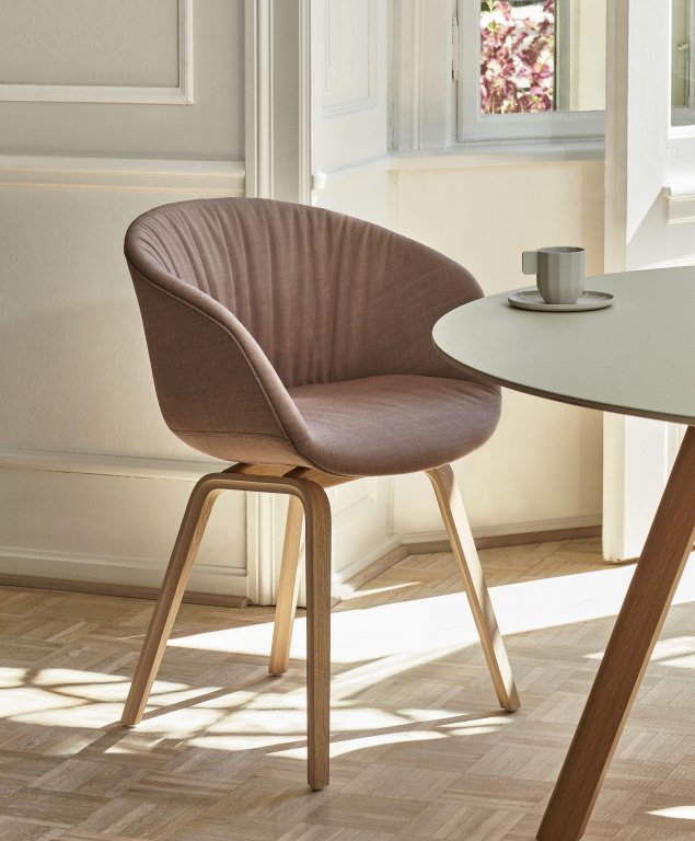 Hay Copenhague CPH25 tafel 140, gelakt eiken