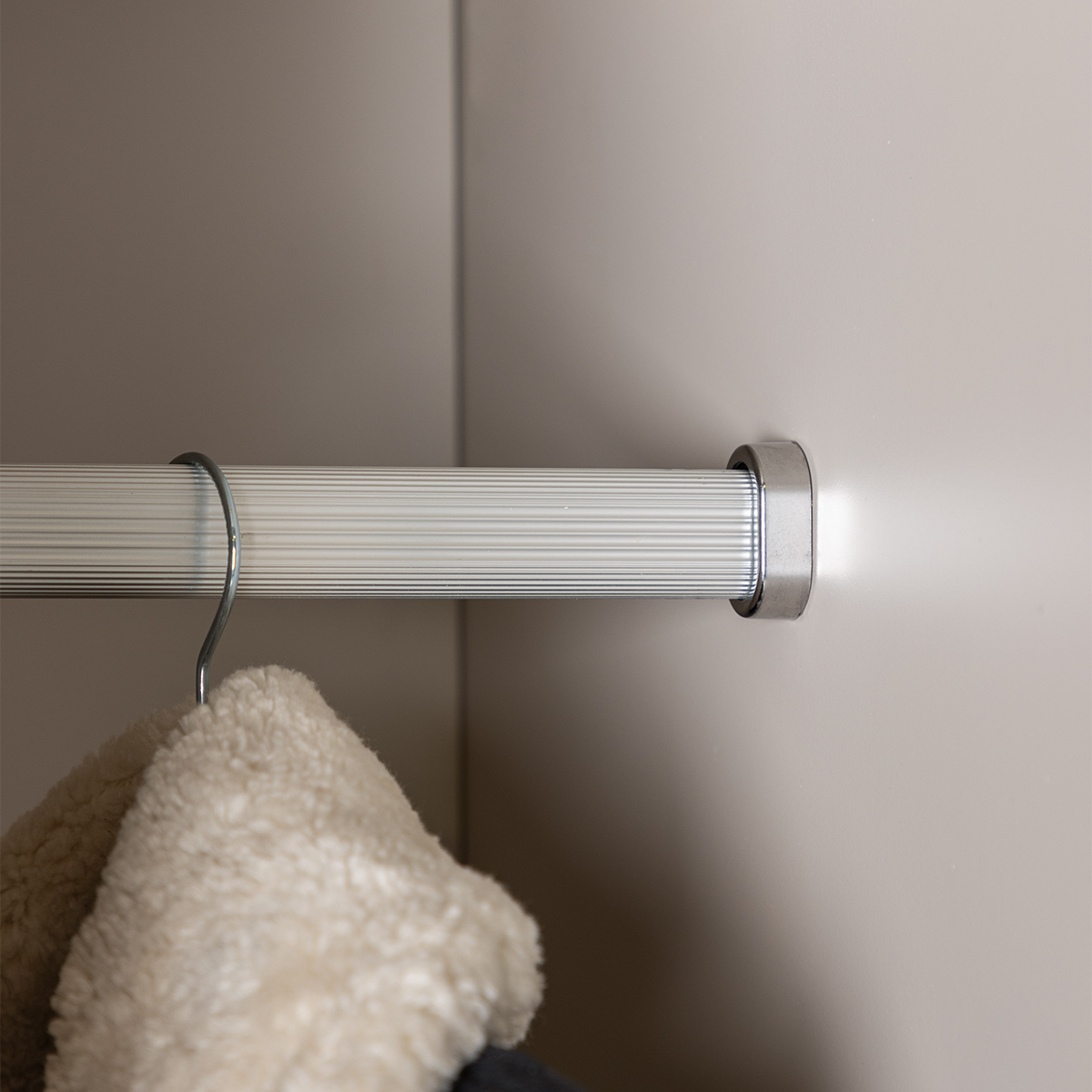 Kledingkast Vesper Beige