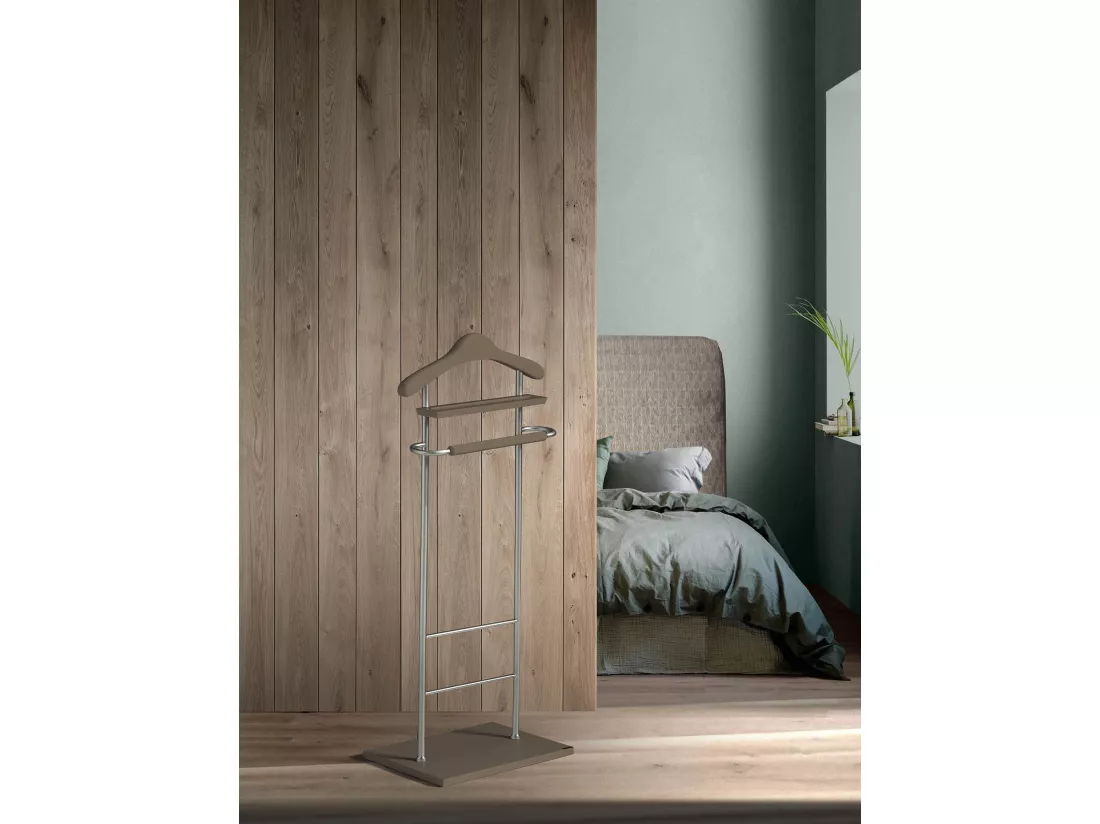 Valet de nuit - H110cm x L45cm x P28cm - hêtre massif moka - Essence