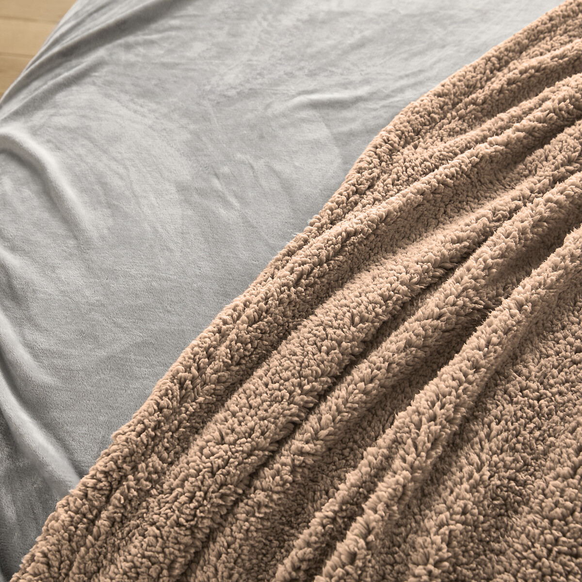 LA REDOUTE INTERIEURS<br>Colcha em lã e sherpa, Maxine