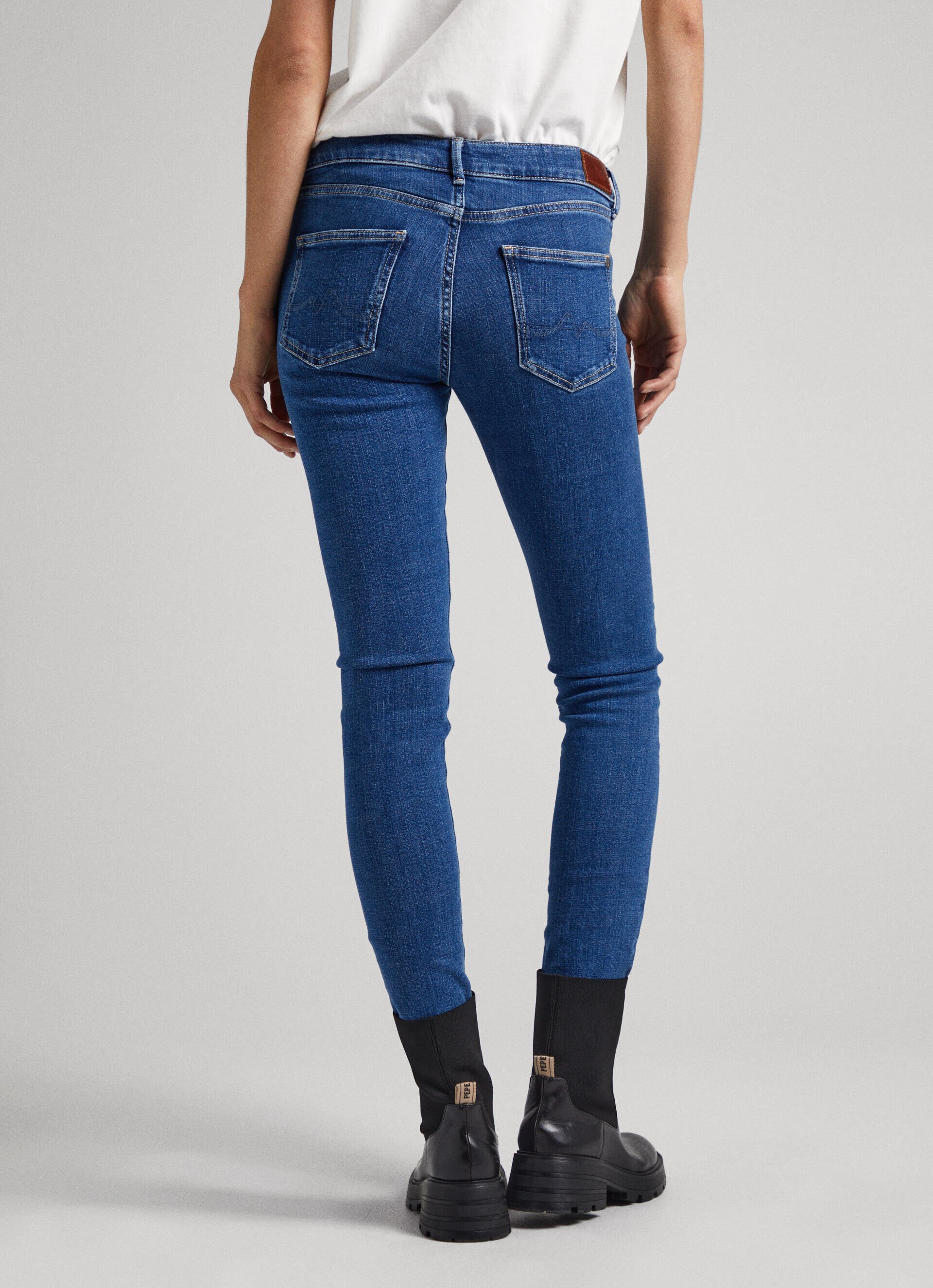 CALÇA JEANS PIXIE FIT SKINNY TIRO TAMANHO MÉDIO - jeans