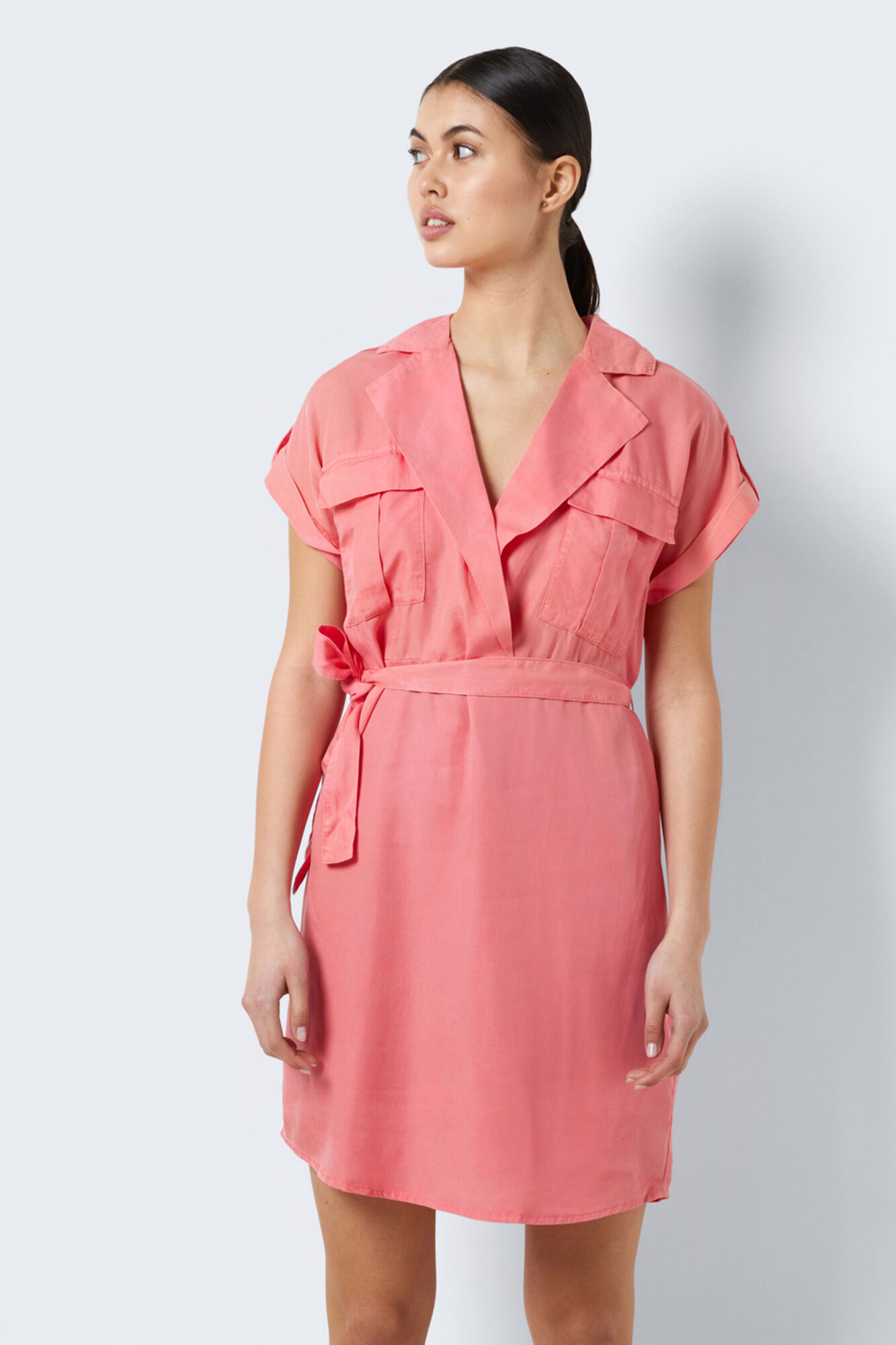 Vestido curto tipo camisa em Lyocell Tencel