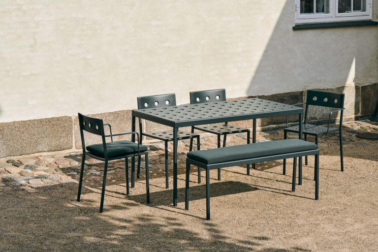 Hay Balcony tuinstoel met armleuning iron red