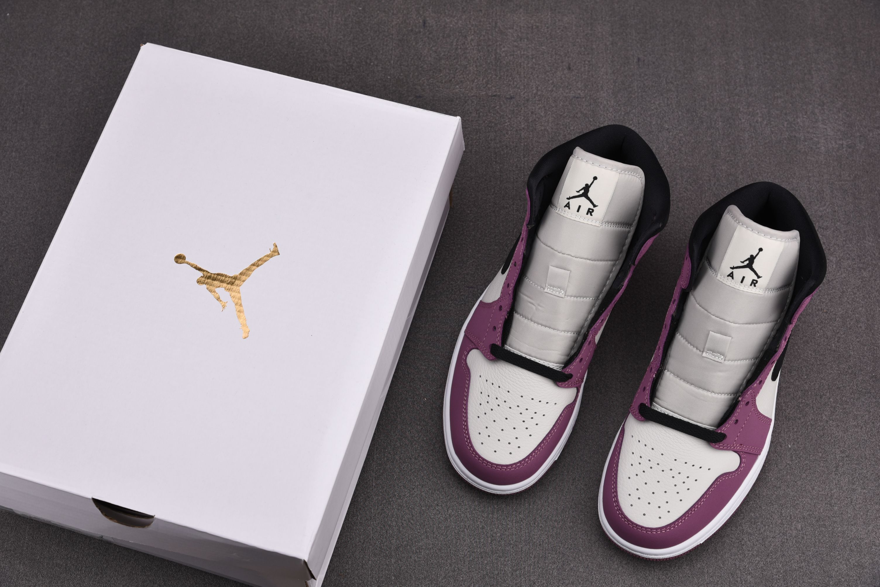 Jordan 1 Mid SE Light Mulberry (Women Size!!)