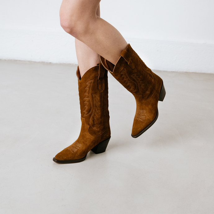 Bottes à talons et bouts pointus  en croute cognac