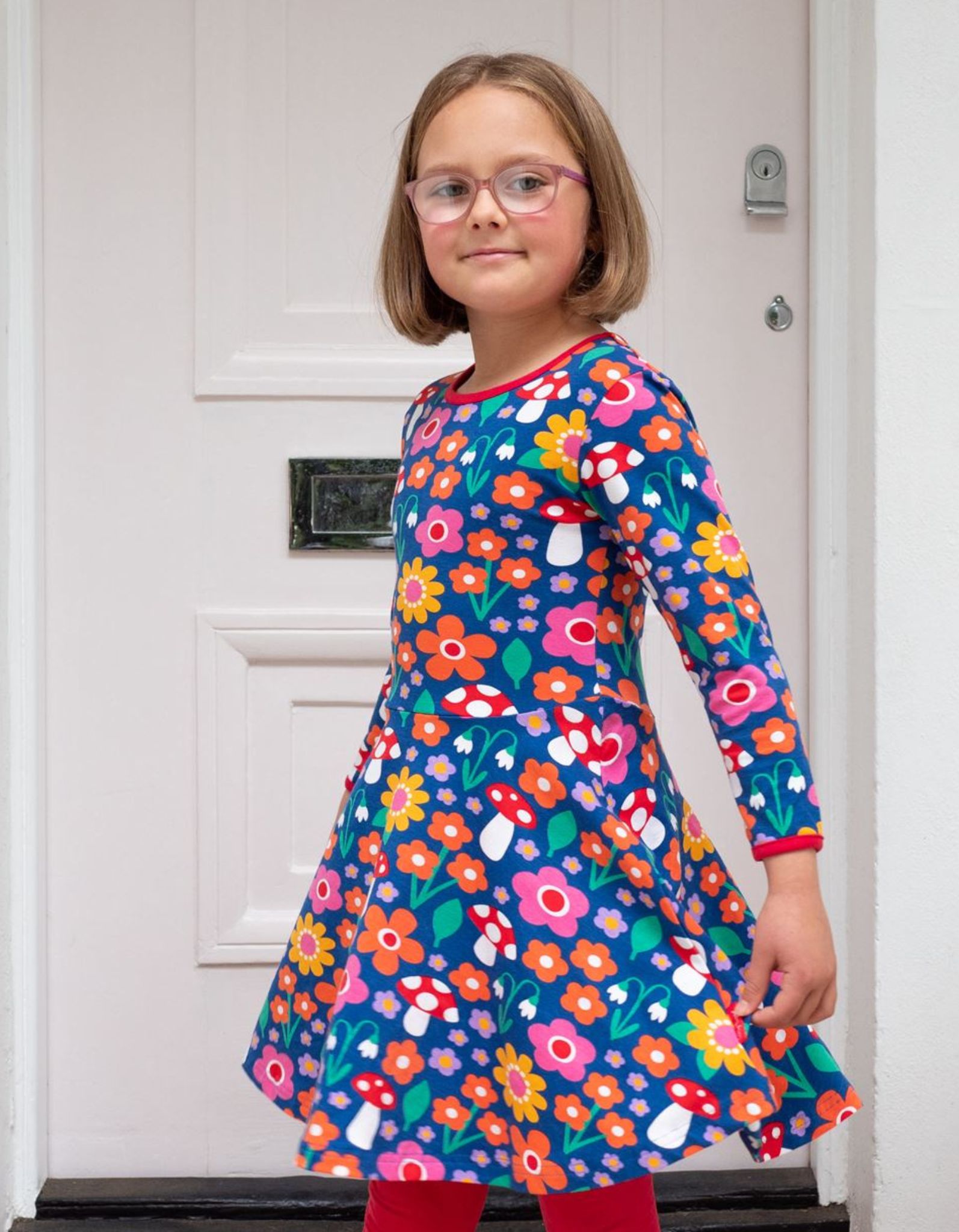 Toby Tiger Baumwollkleid im Skater Schnitt mit Blumen Muster und Pilz Applikationen