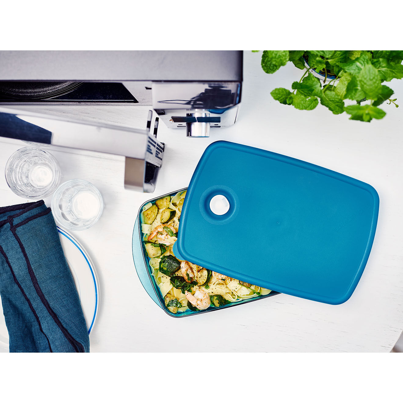 Tupperware Boite avec couvercle Crystal Up bleu glacial - 1.4L