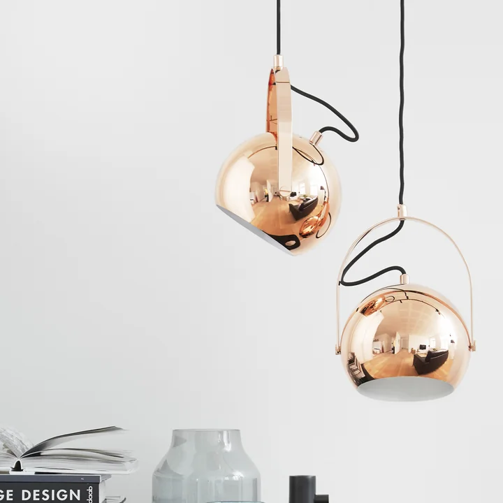 Frandsen - Ball Pendelleuchte mit Griff Ø 19 cm, schwarz / weiss