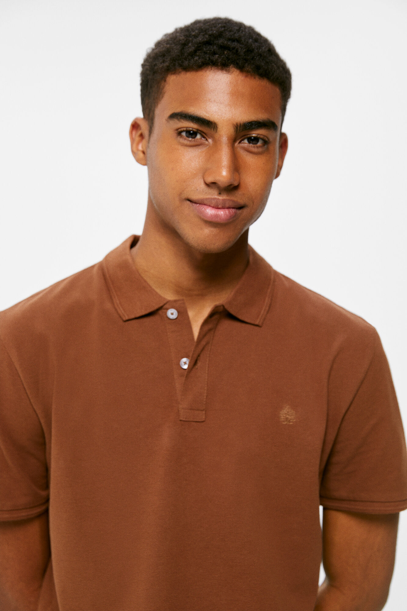 Polo piqué slim fit - marrom médio