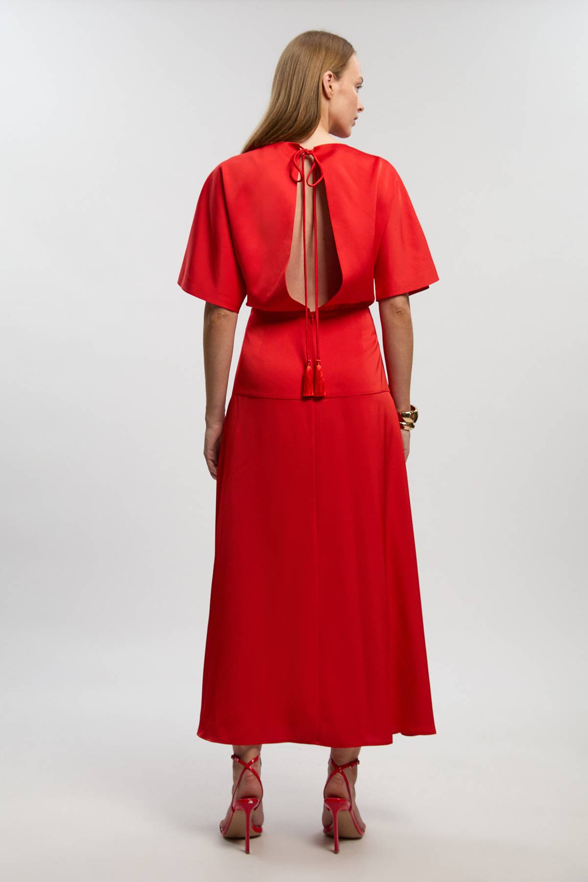 KarenMillen Robe Midaxi En Crêpe Satiné Dos Avec Détail Torsadé