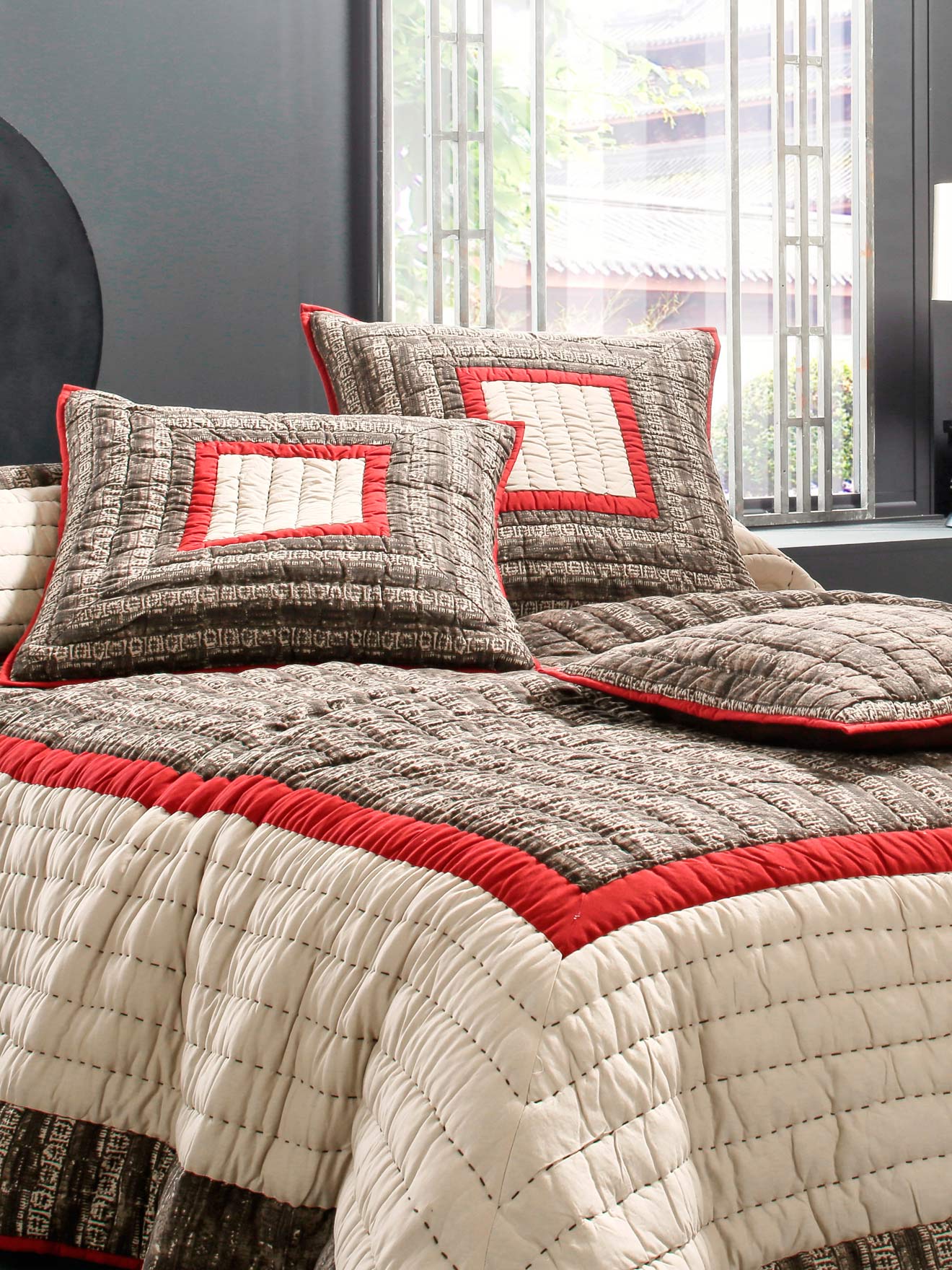 Housse de coussin boutis