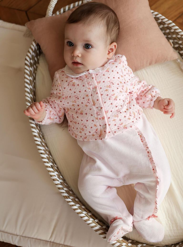 Ensemble grenouillère et gilet rose clair à fleurs