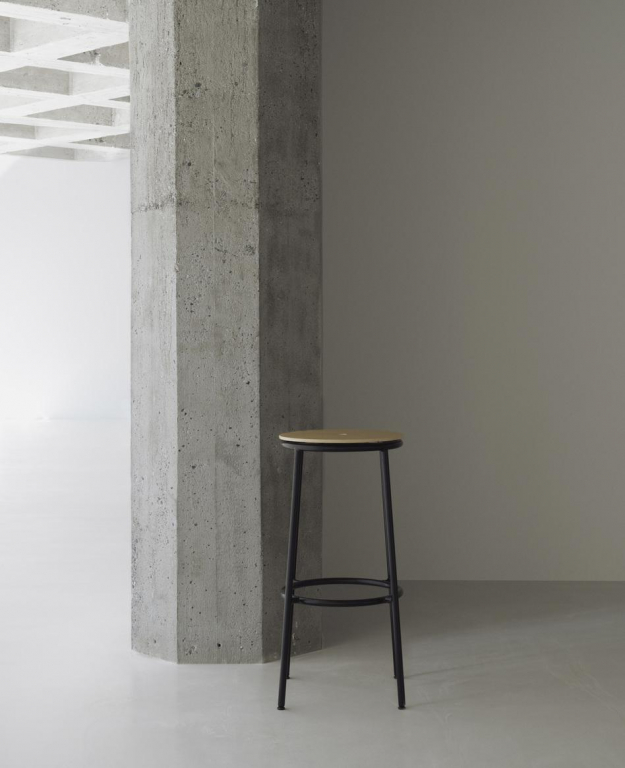 Normann Copenhagen Circa barkruk 75 zwart eiken