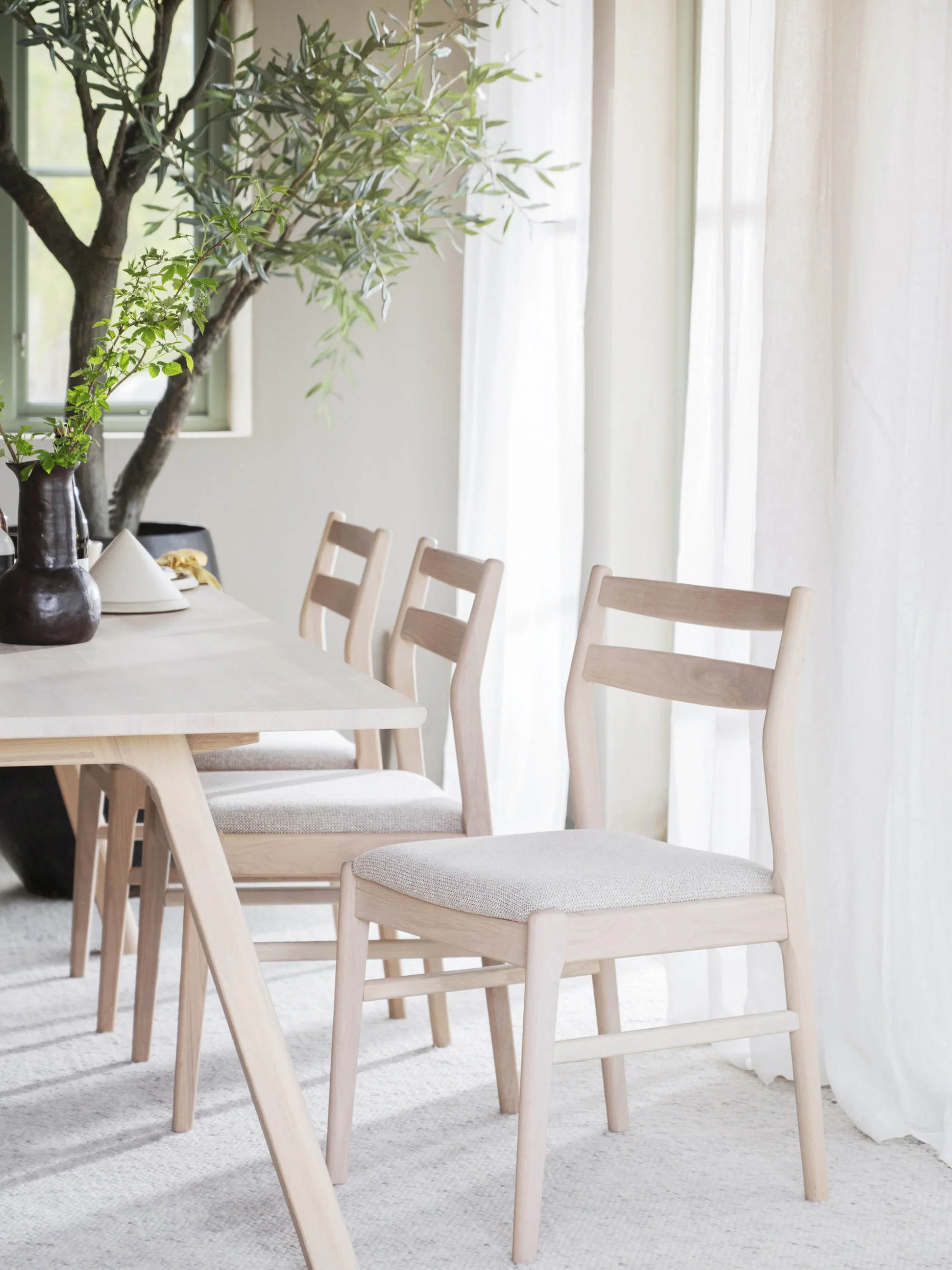Eikenhouten eetkamerstoelen Kerwin met gestoffeerde zitvlak, 2 stuks