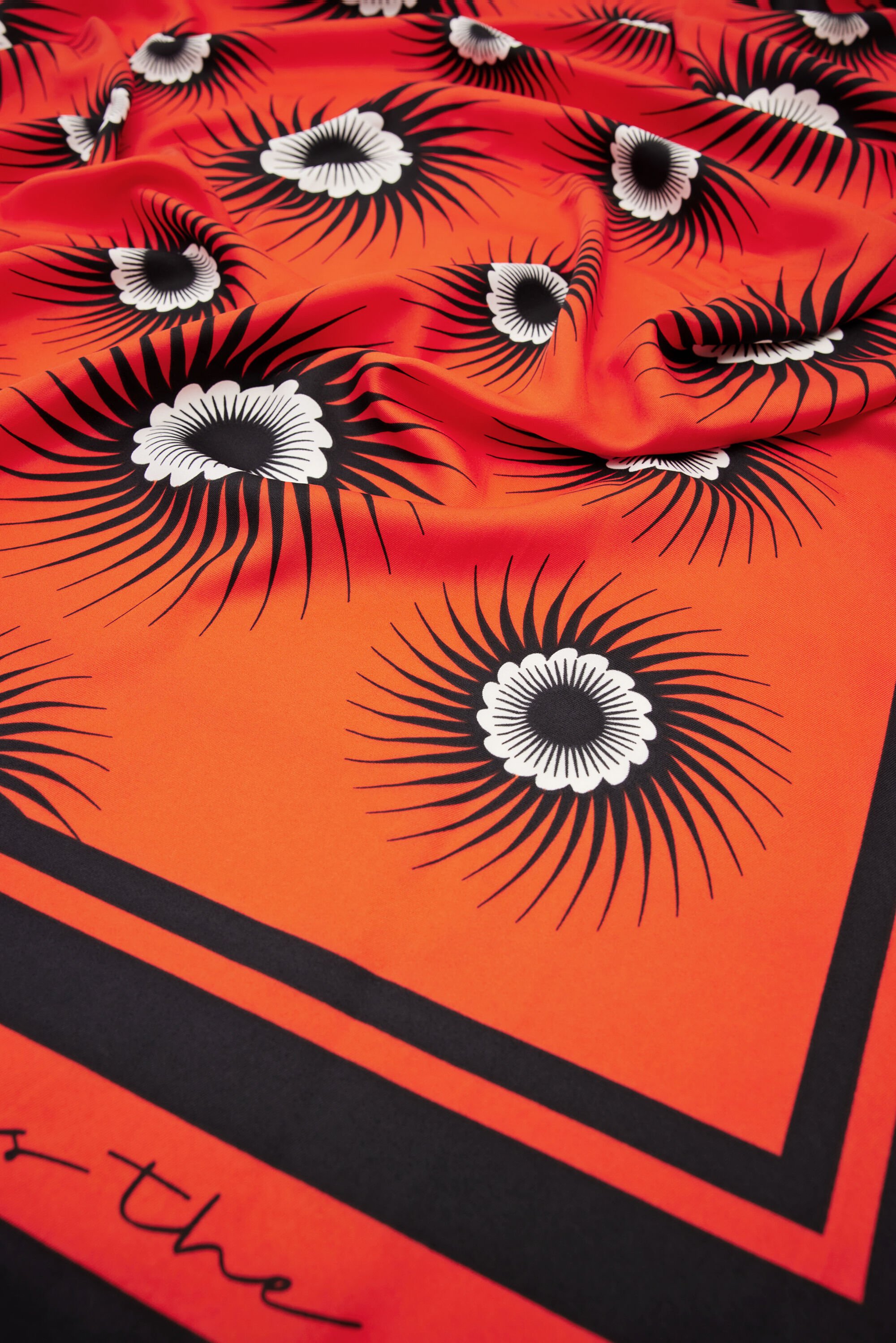 Foulard carré géométrique