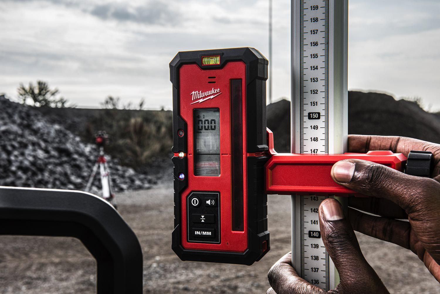 Milwaukee M18 RLOH600-201C ONE-KEY™ Accu rotatielaser Rood   Laserontvanger RD600 - 4933493191