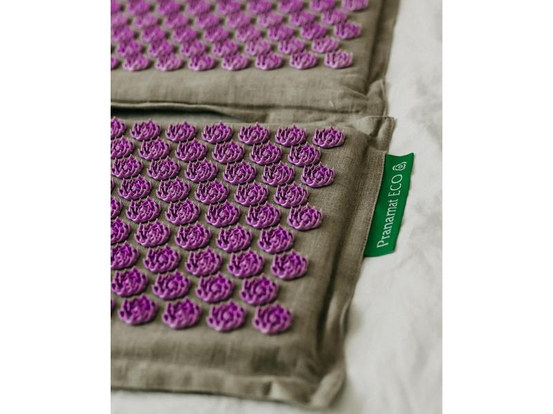Pranamat Eco Massage Set – Matte und Kissen violett Nahhaltiges, handgefertigtes Rücken- und Kopfmassage Set