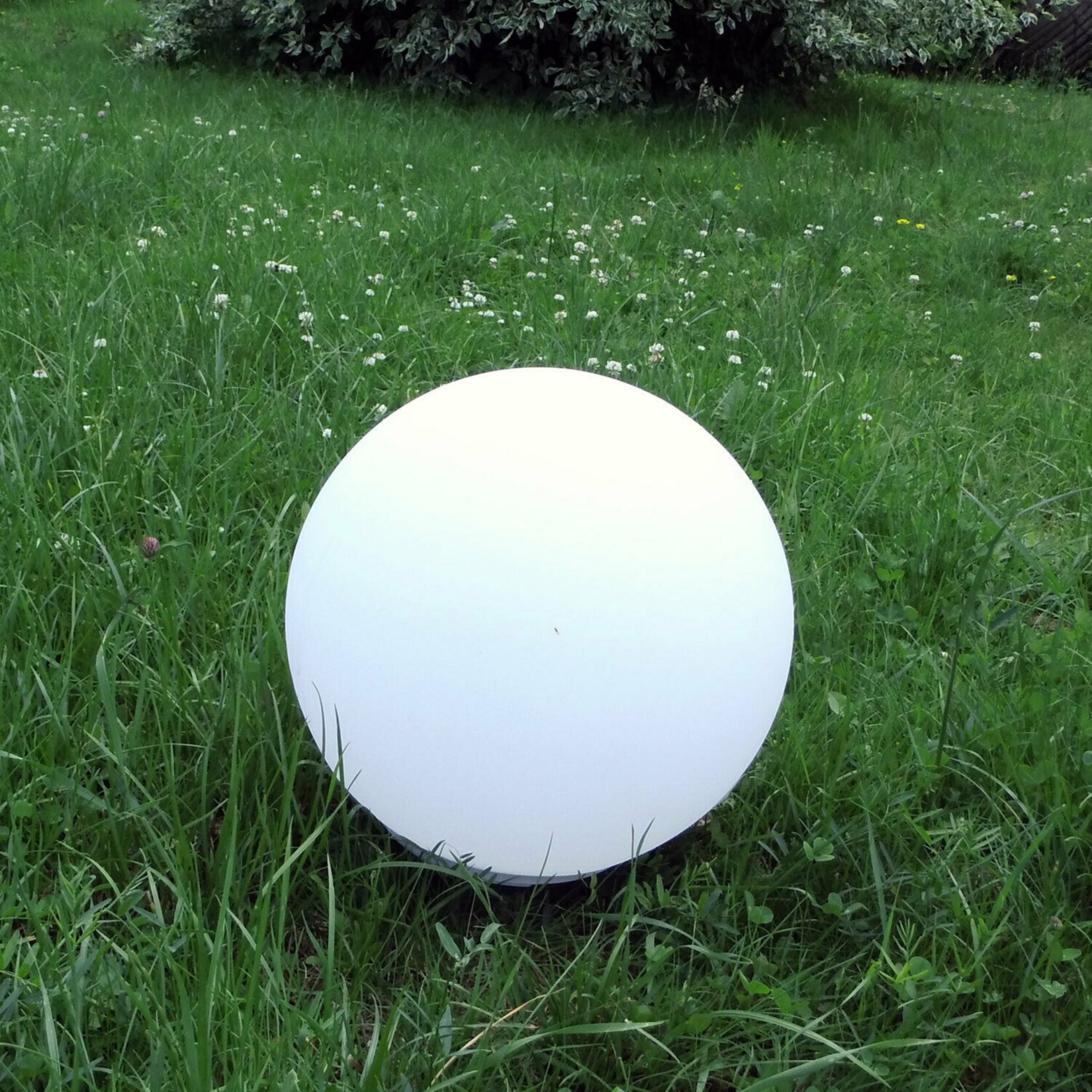 Ø 30cm LED Solarlampe Solarleuchte IP54 mit Farbwechsel, Lichtsensor, Erdspieß