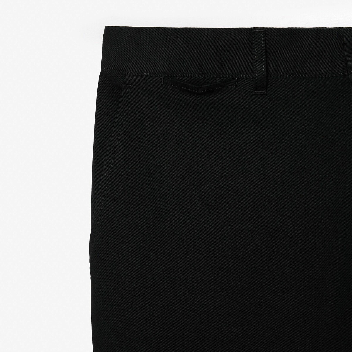 LACOSTE<br>Calça chino, corte slim, algodão elástico
