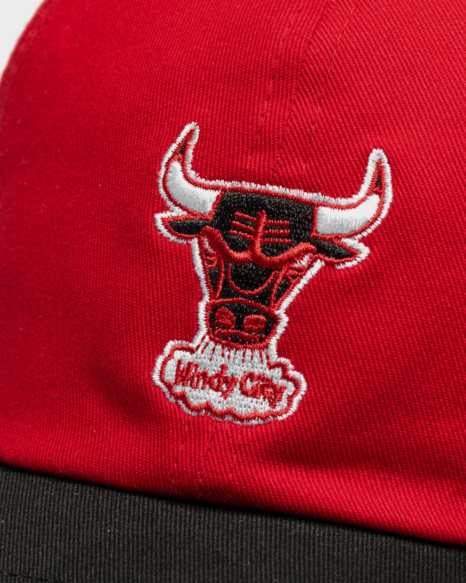 Mitchell & Ness NBA TEAM 2 TONE 2.0 DAD STRAPBACK CAP HWC CHICAGO BULLS