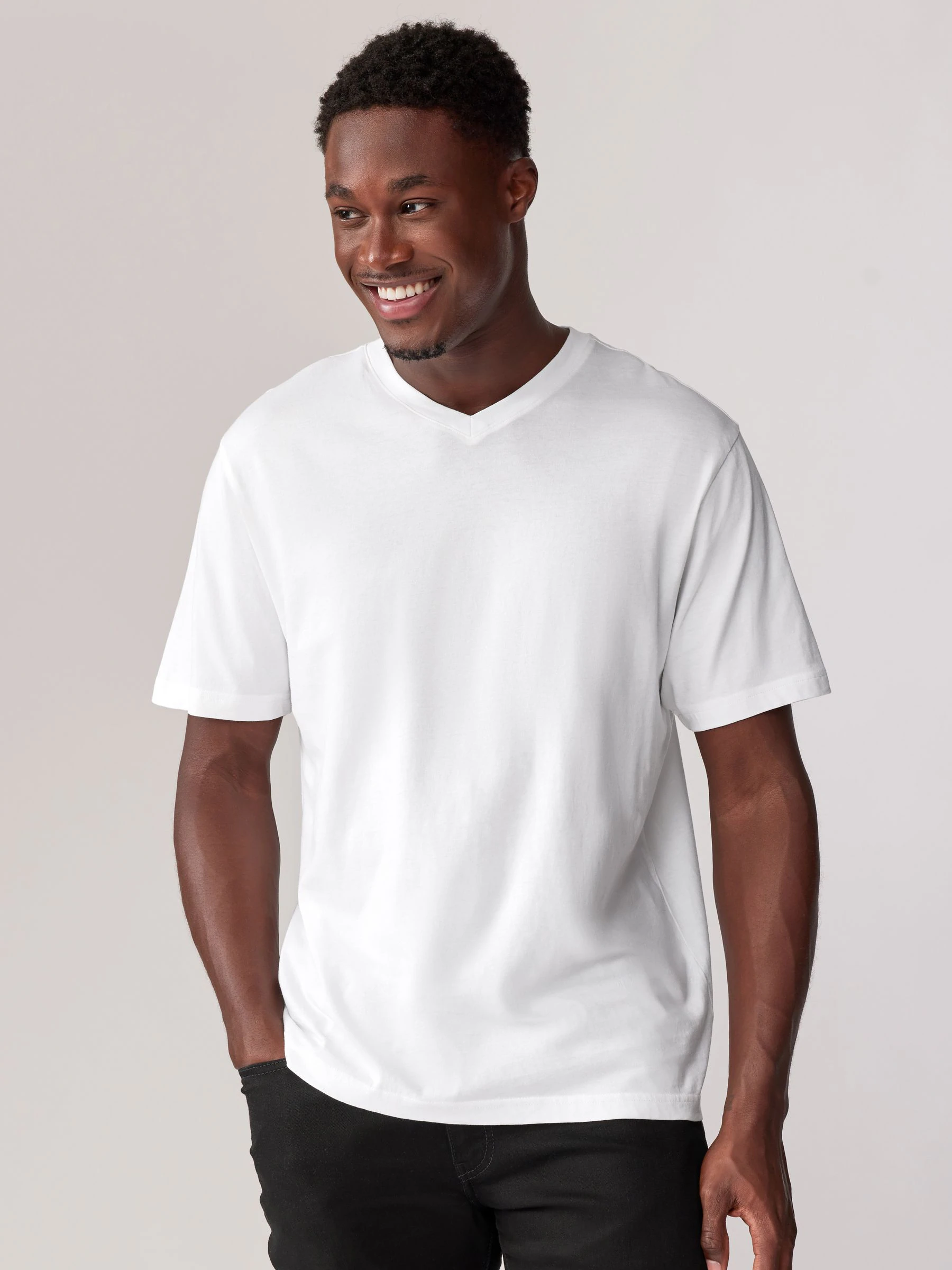 Zwart/Wit/Blauw/Grijs - Essentiële T-shirts met V-hals van 100% katoen verpakking van 6