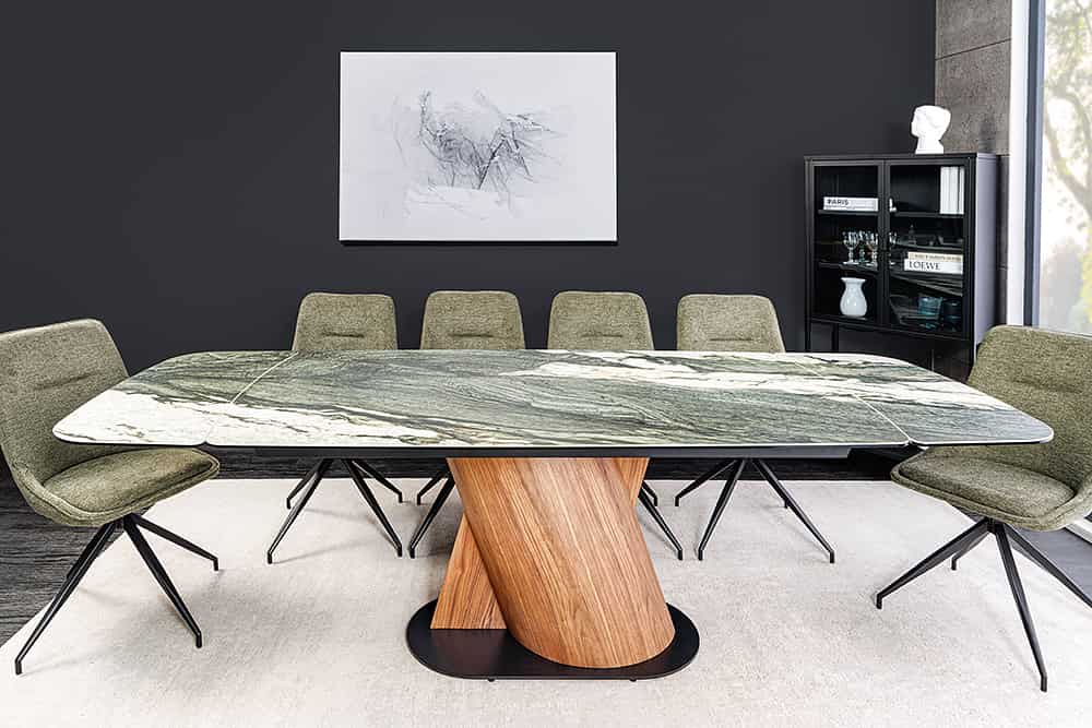 Ausziehbarer Esstisch ELEMENTS 180-260cm taupe grau spanische Keramik Walnuss Gestell