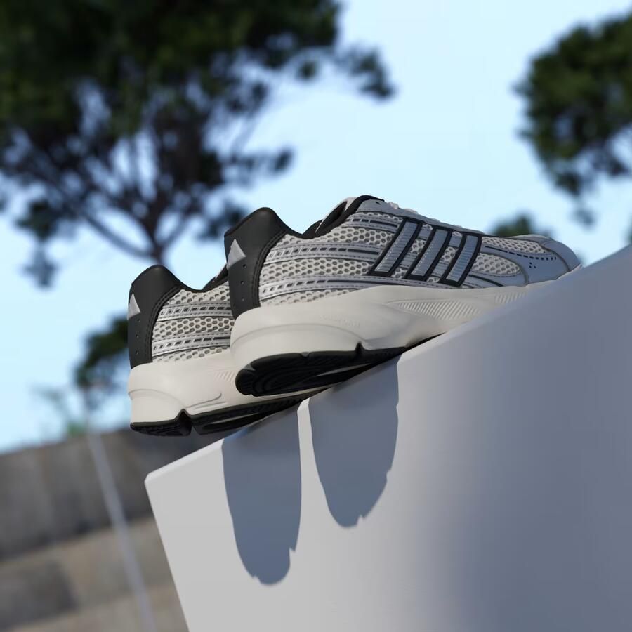 Adidas Sportswear Sneakers met vetersluiting Model 'TECHNOCHAOS 2000'