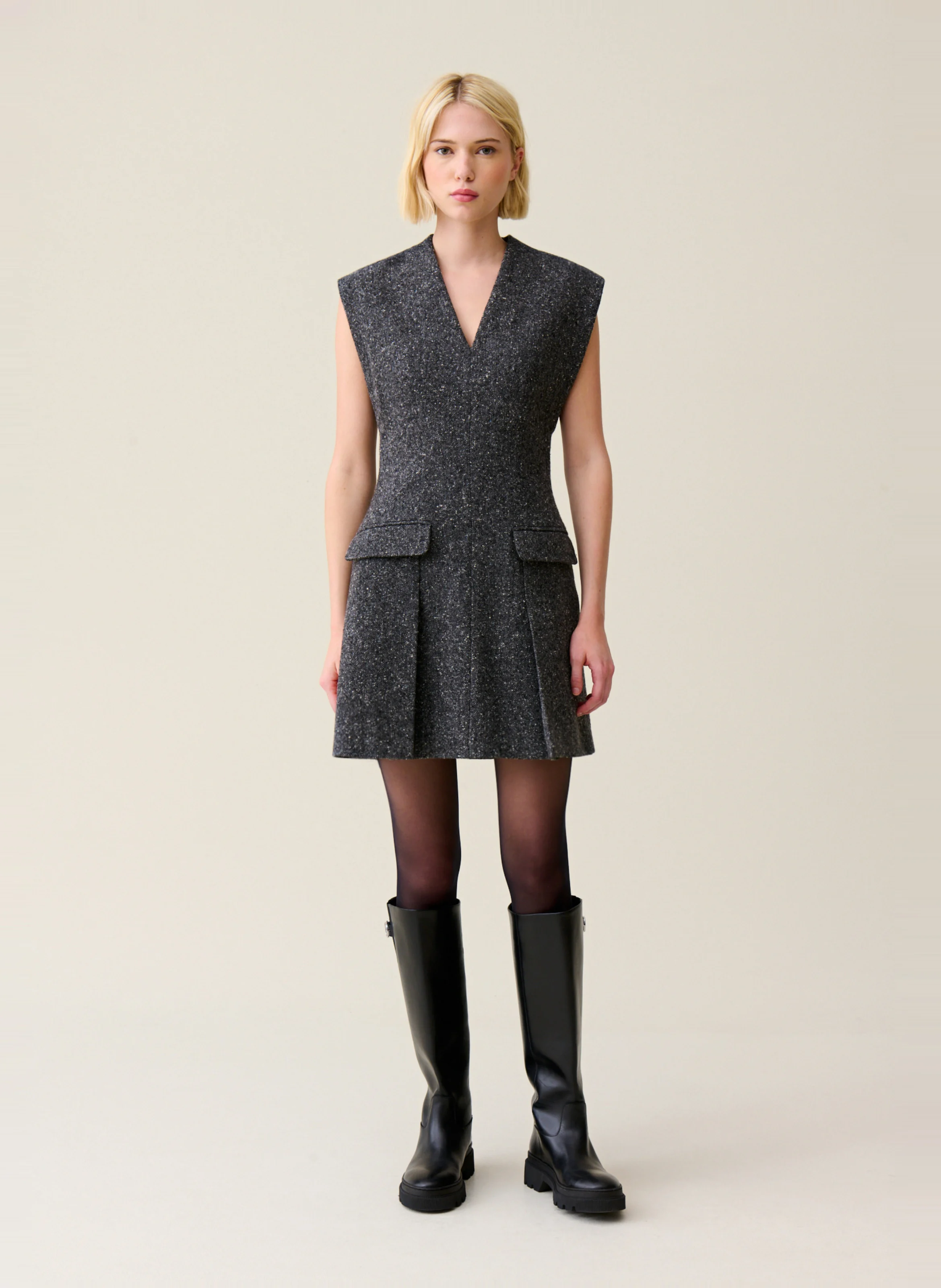 Robe courte cintrée tailleur| Gris