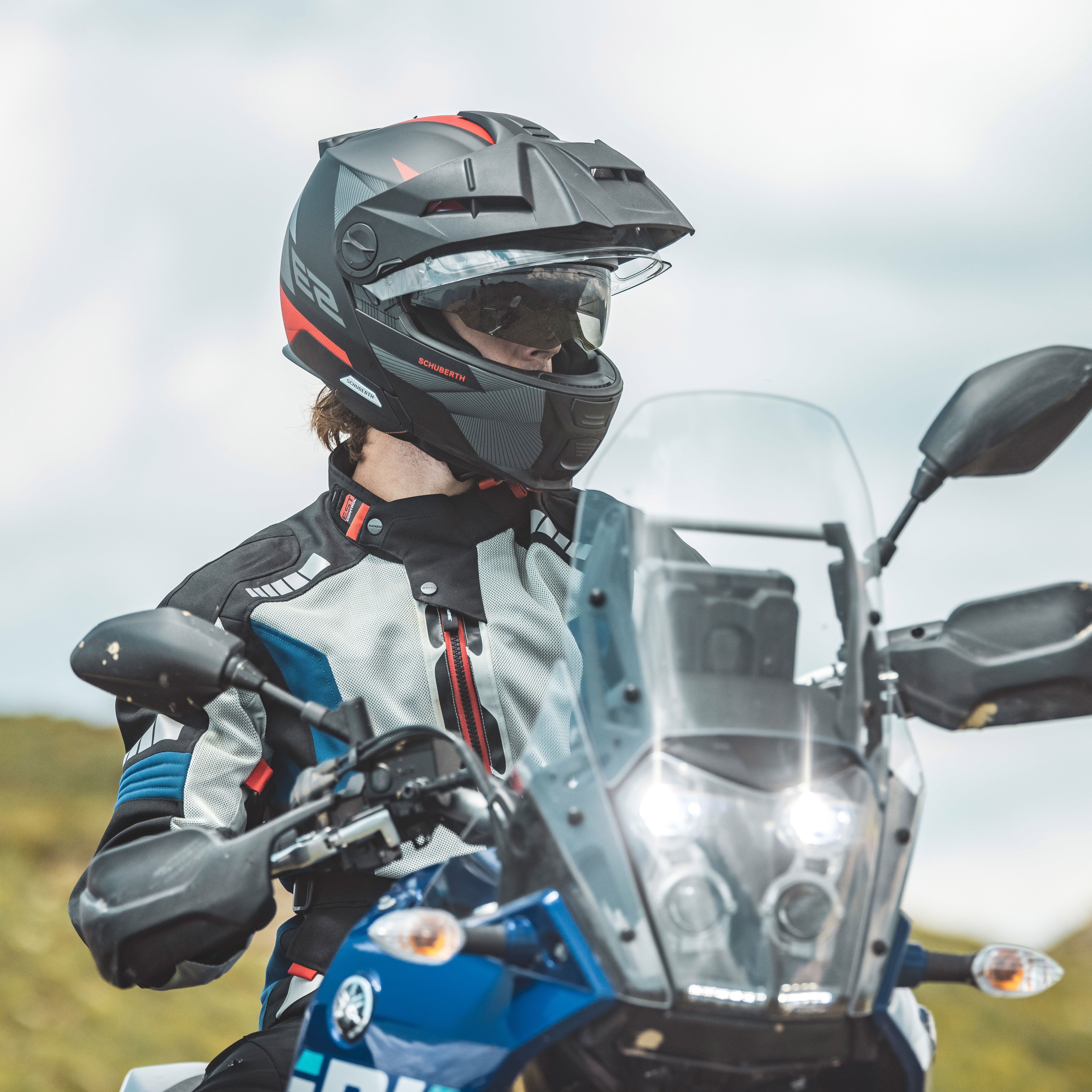 Schuberth - Casque E2 Defender Noir Mat / Rouge