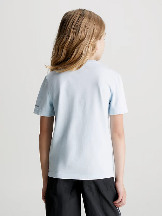 Camiseta com bolso com acabamento vintage