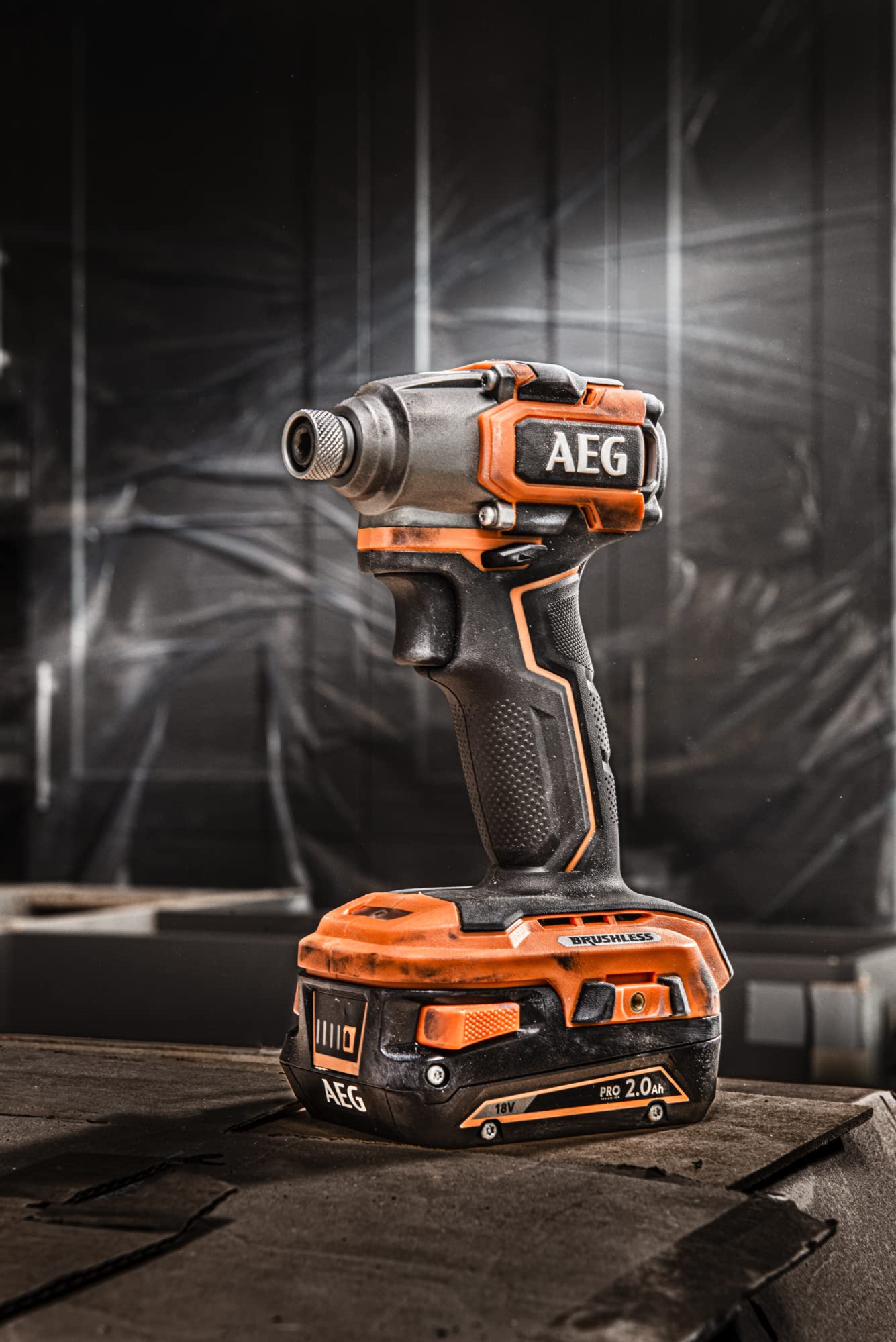 AEG - Visseuse à Chocs Sans Fil - Pour Vissage en Série sur Moyens et Gros Chantiers - Moteur Brushless - 3 Vitesses - LED d'Éclairage - Revêtement So
