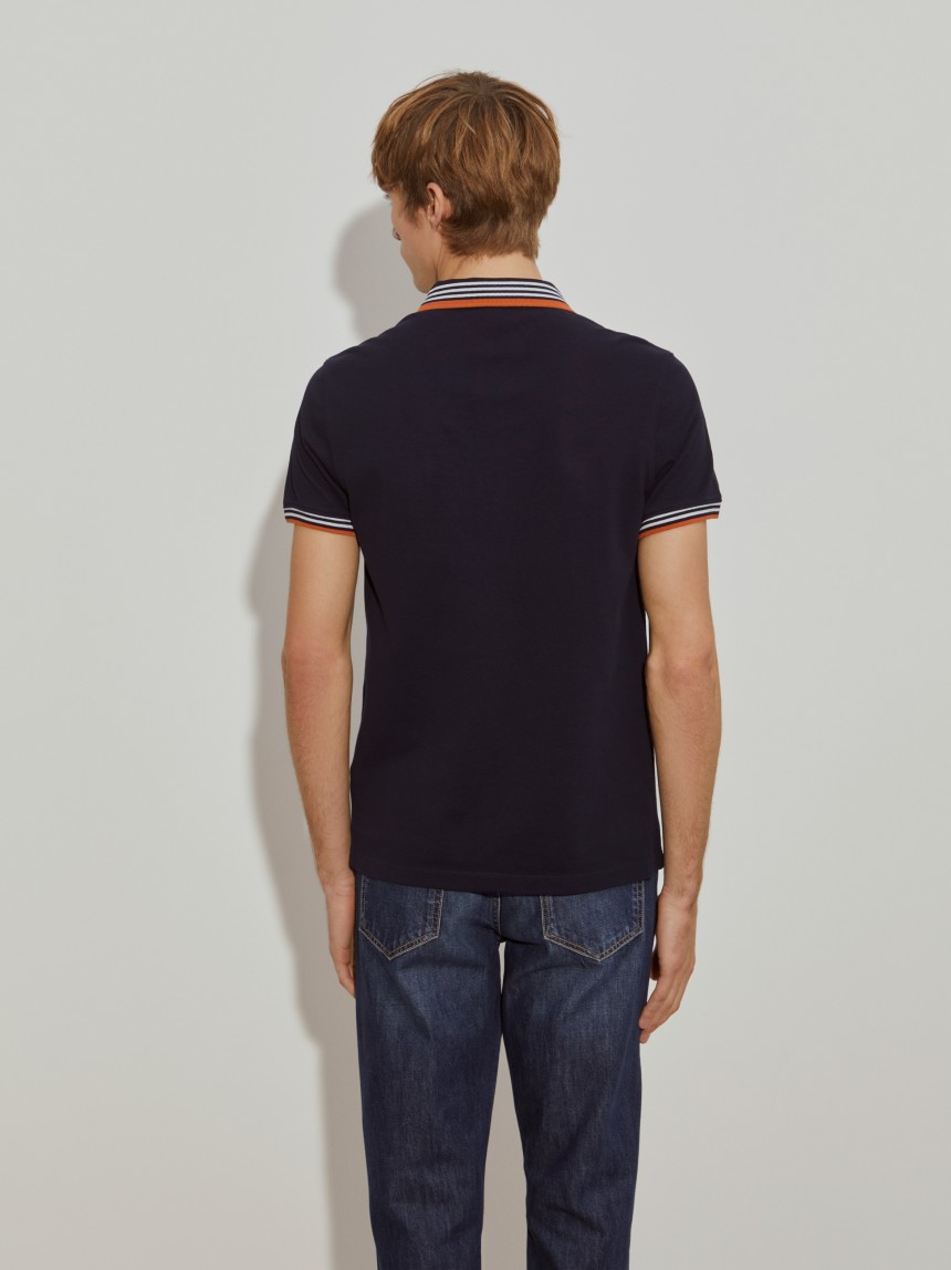 Polo piqué slim fit com riscas