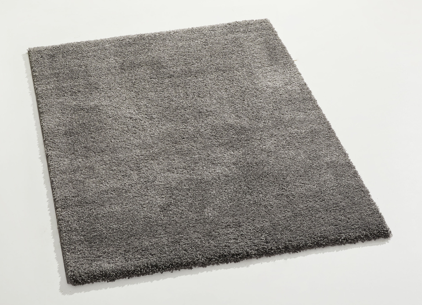 Handgetuftete Brücken und Teppiche mit dichtem Flor
