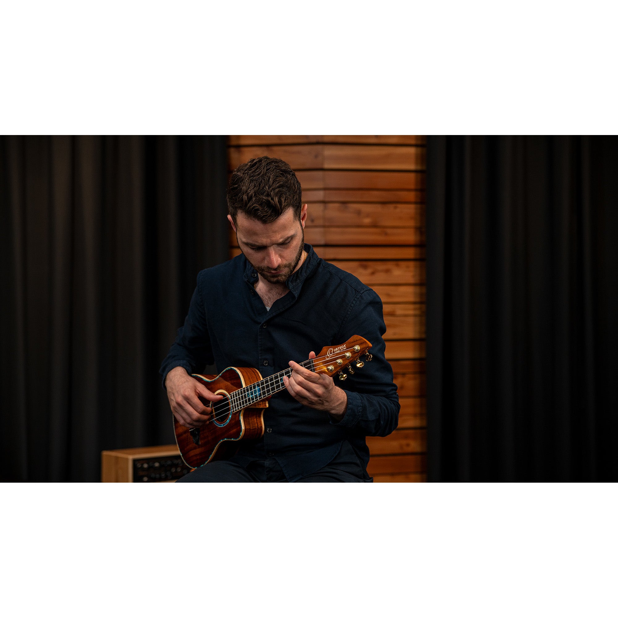 Ortega 30th Anniversary Series RUHZ30TH-JF E/A tenor ukelele met gigbag