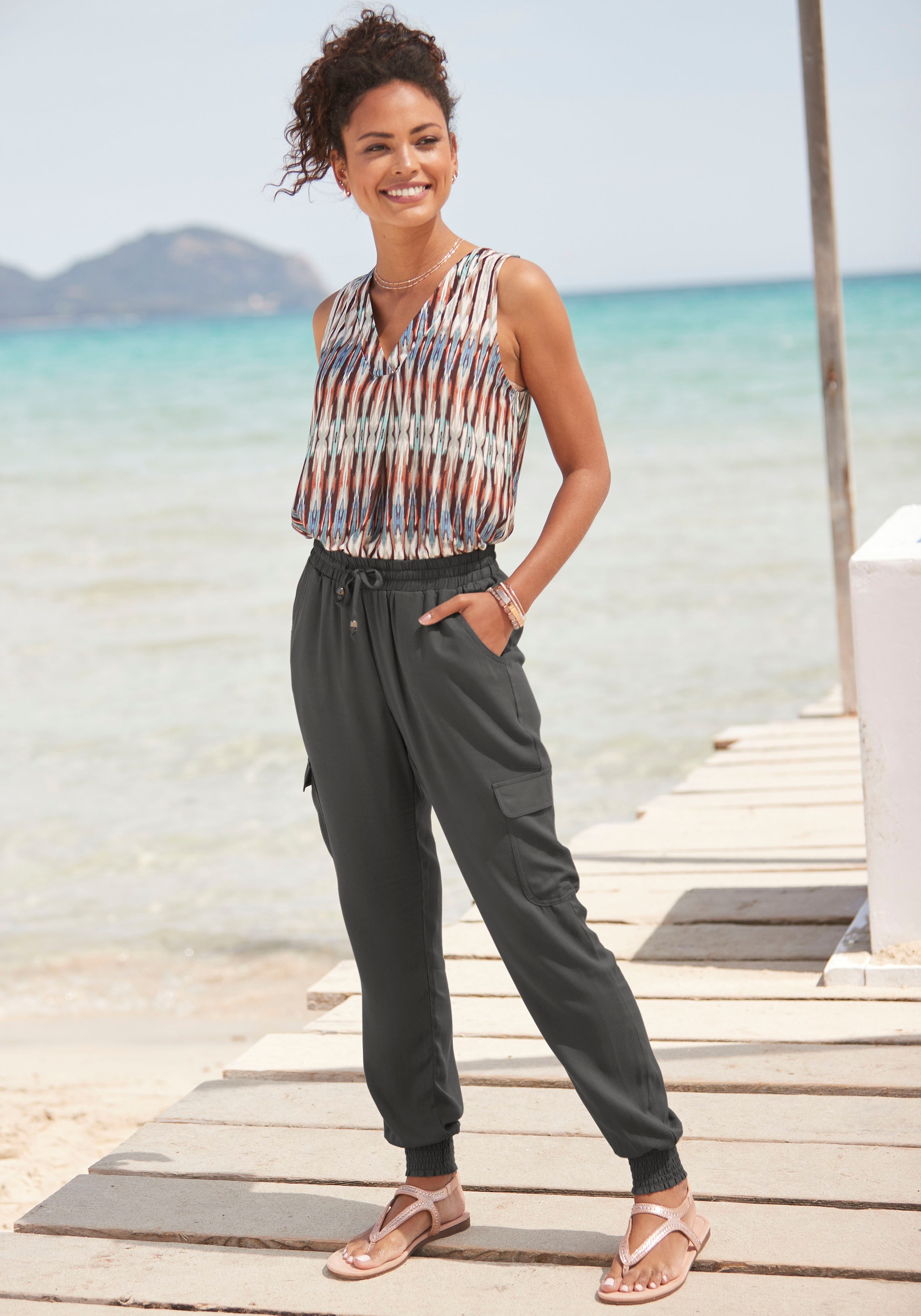 LASCANA Schlupfhose  aus gewebter Viskose mit Taschen, Stoffhose, Cargohose