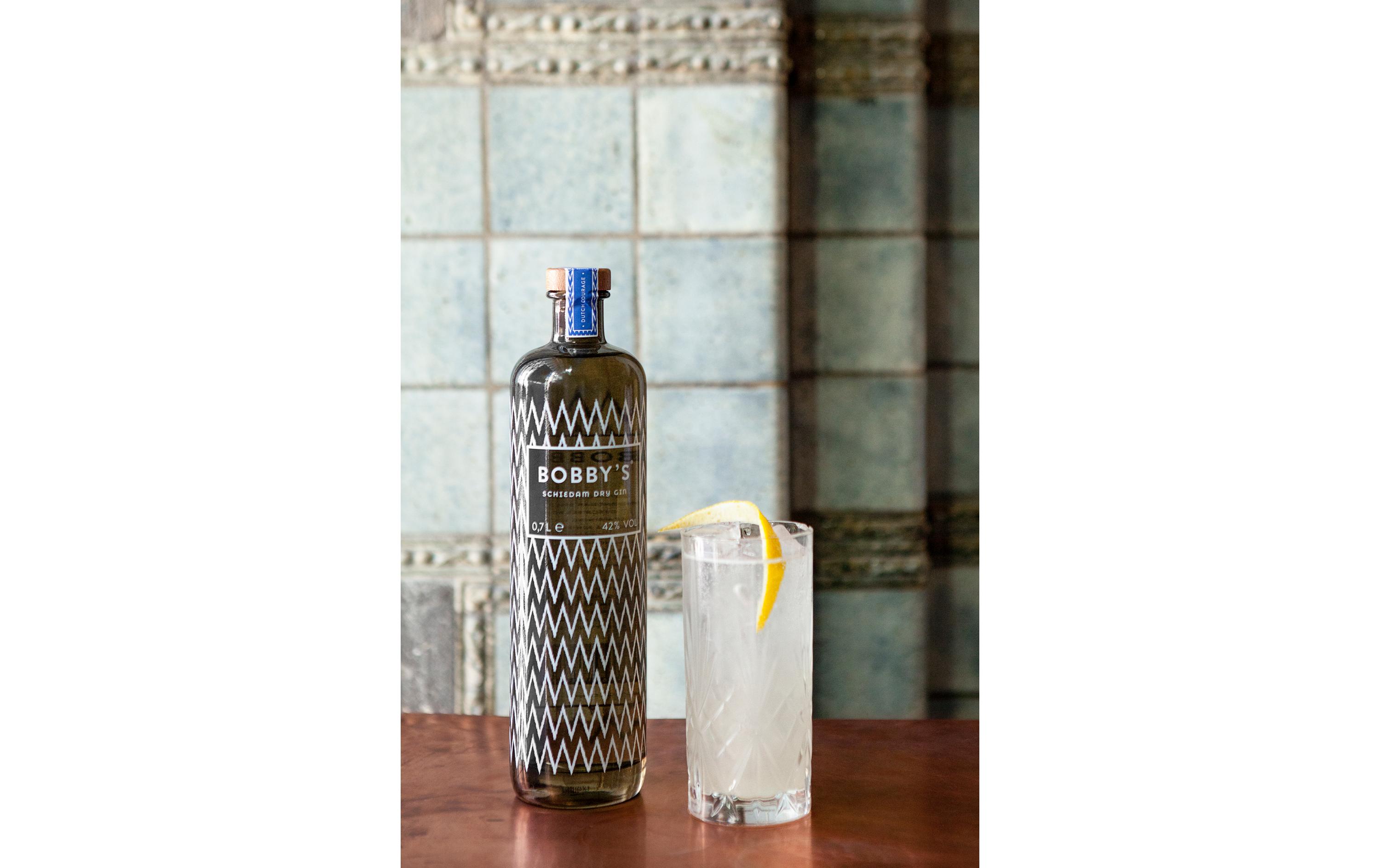 Schiedam Dry Gin 0.7 lHochprozentige Wacholder-Spezialität aus traditioneller Destillierkunst