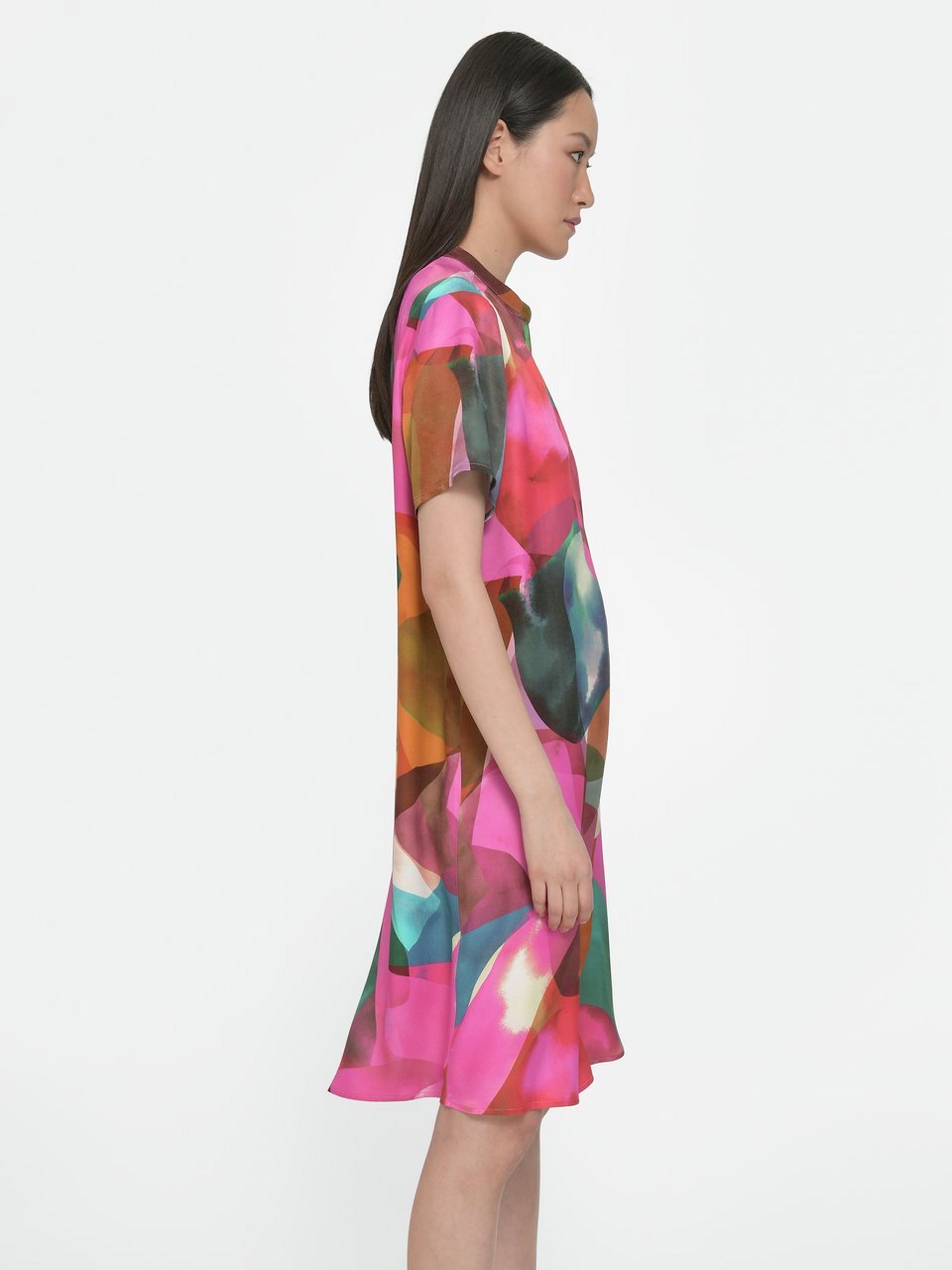 Kleid mit V-Ausschnitt