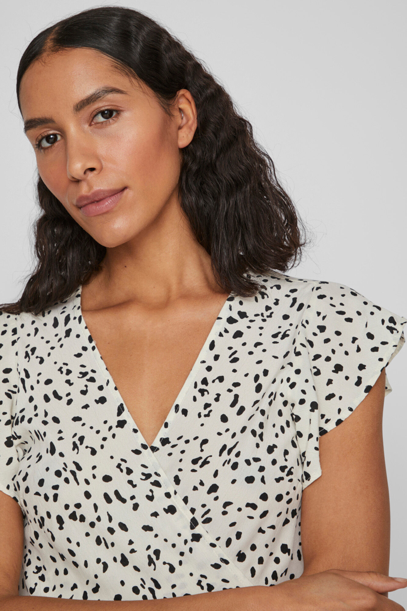 Vestido curto com babados - Cinza