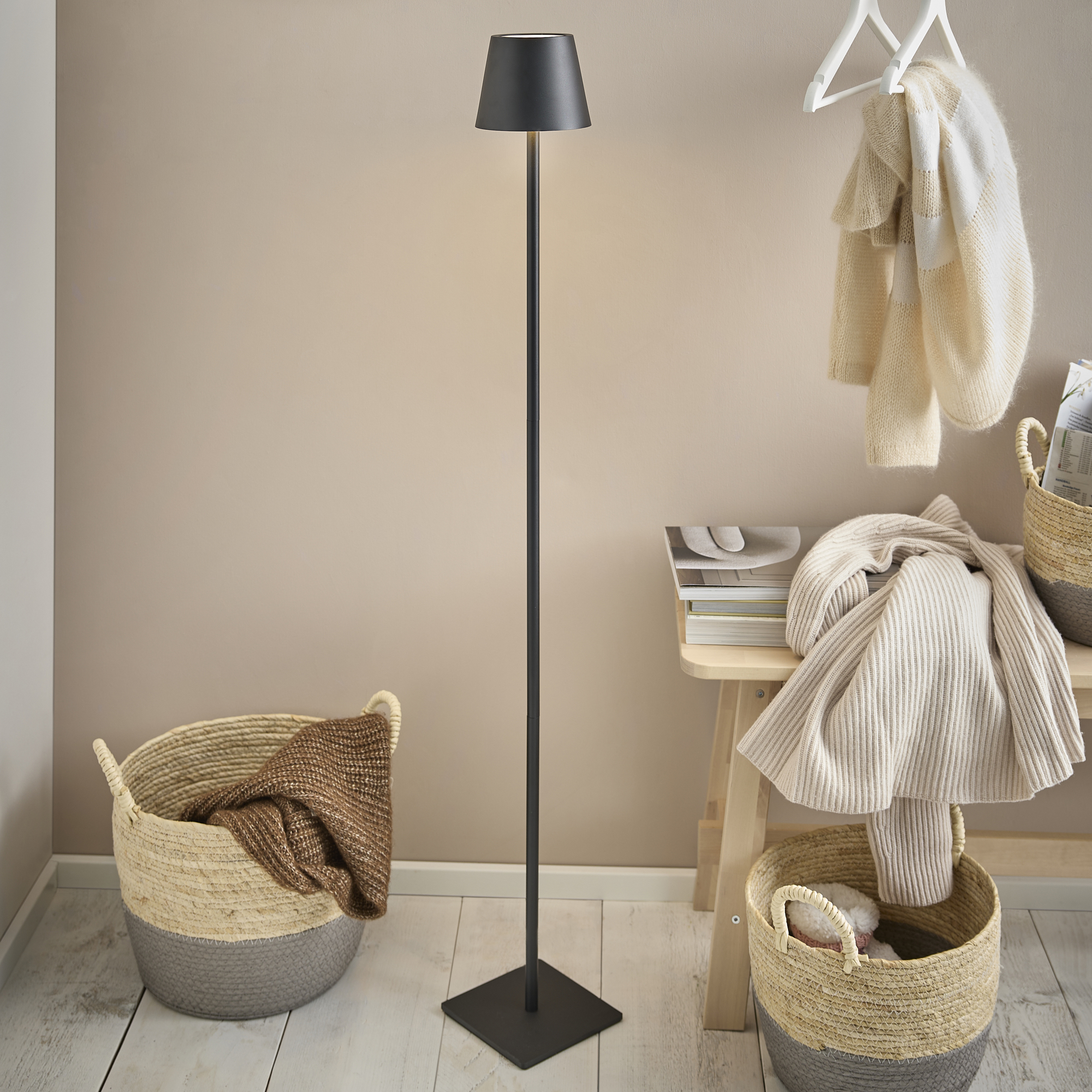 LED-Lampe Akku, schwarz, 120 cm