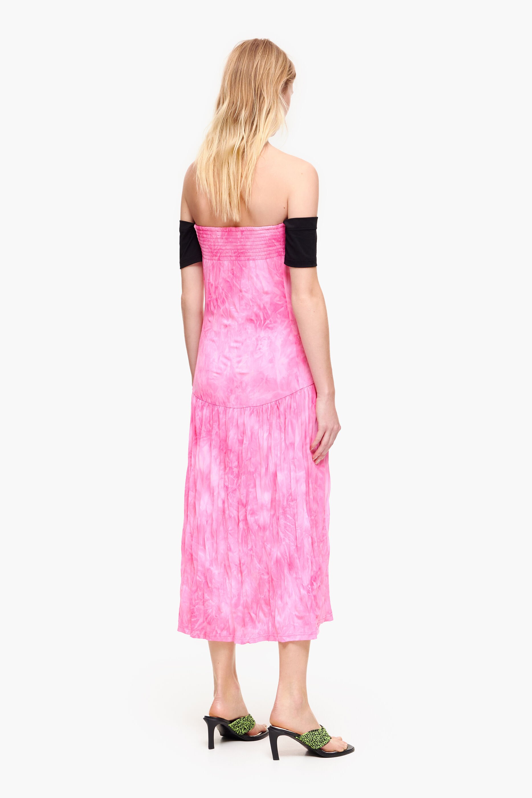 Vestido midi rosa fluido