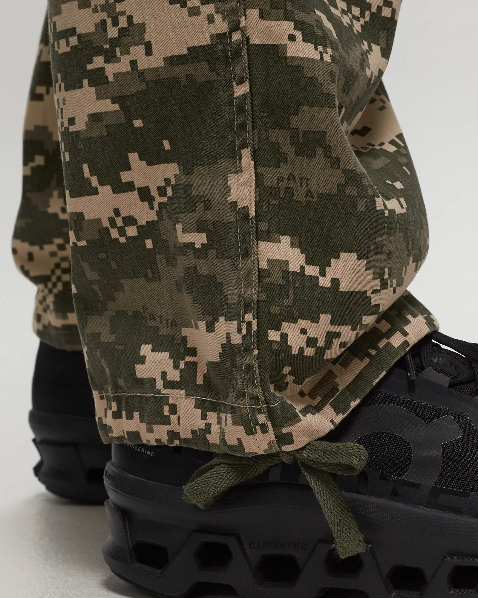 PATTA DIGI WASHED CARGO PANTS