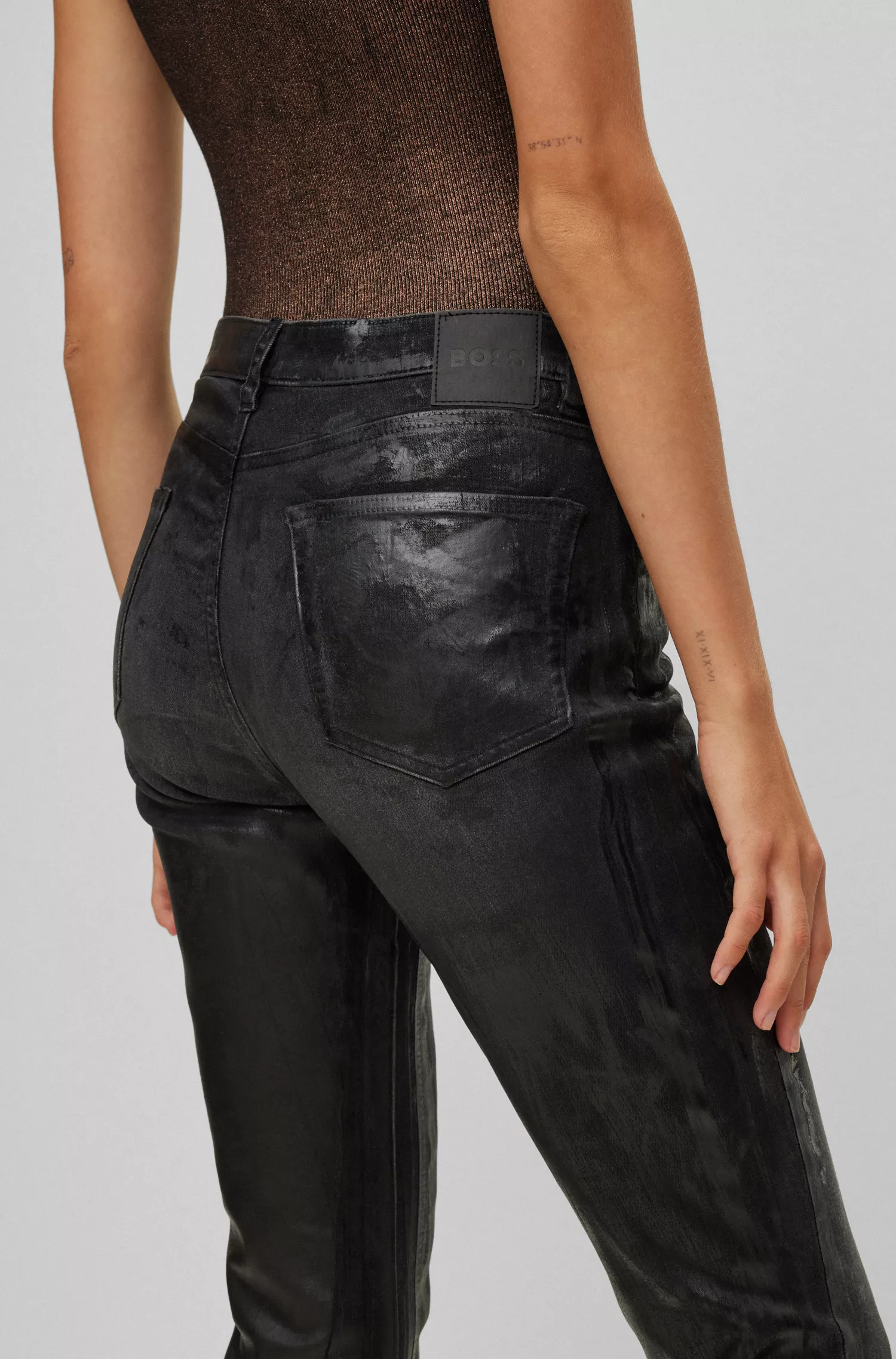 Calça jeans cropped BOSS laranja de cintura média em denim stretch preto