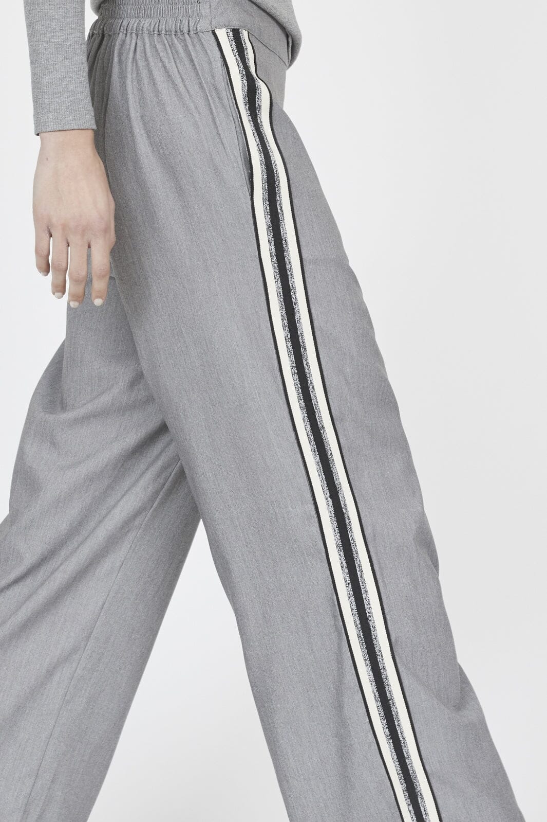 Love & Divine Love1024-36 18201 30 grey mel stripe