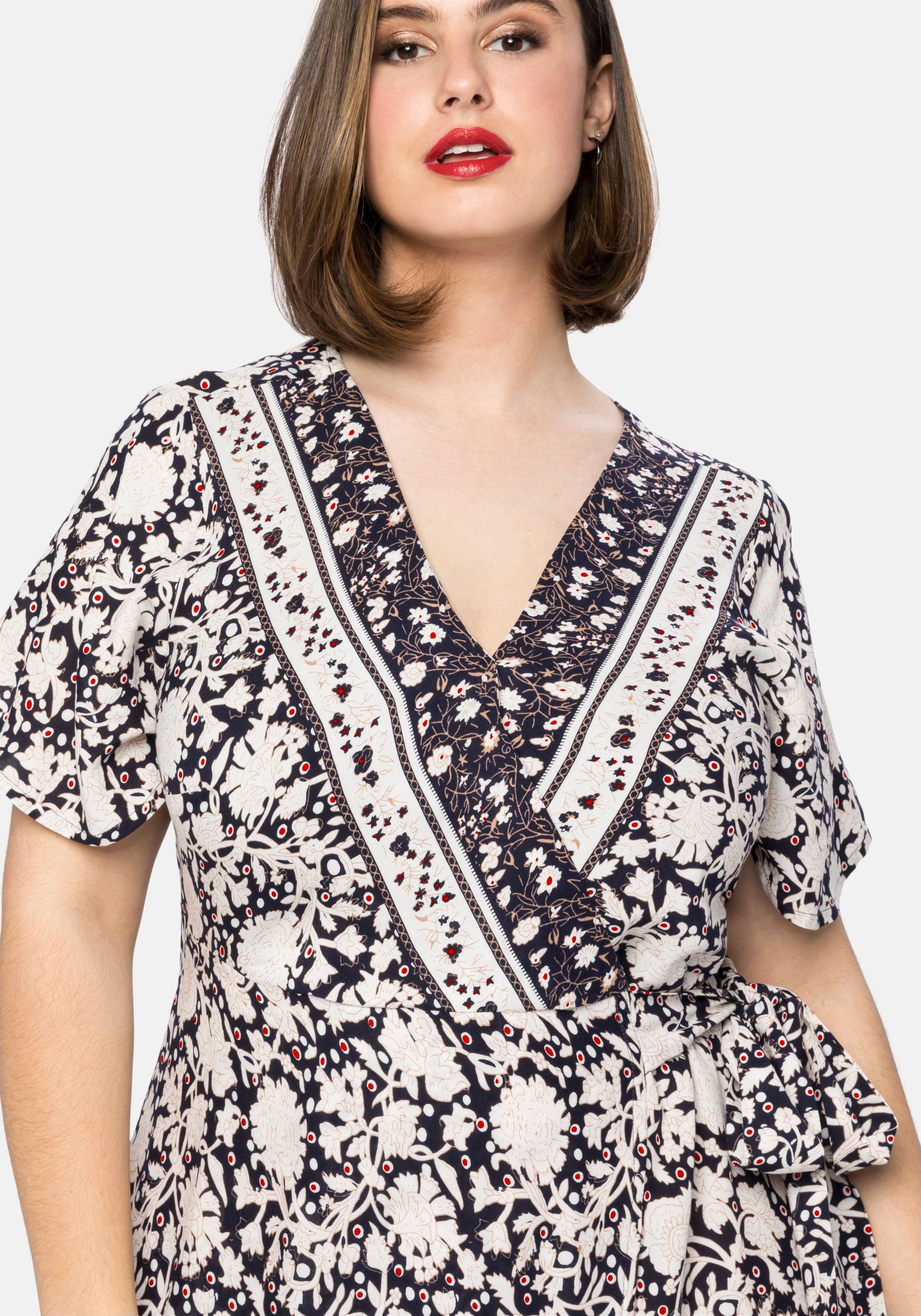 Maxikleid in Wickeloptik, mit Volant am Saum
