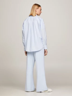 Camisa oversized com bolsos aplicados