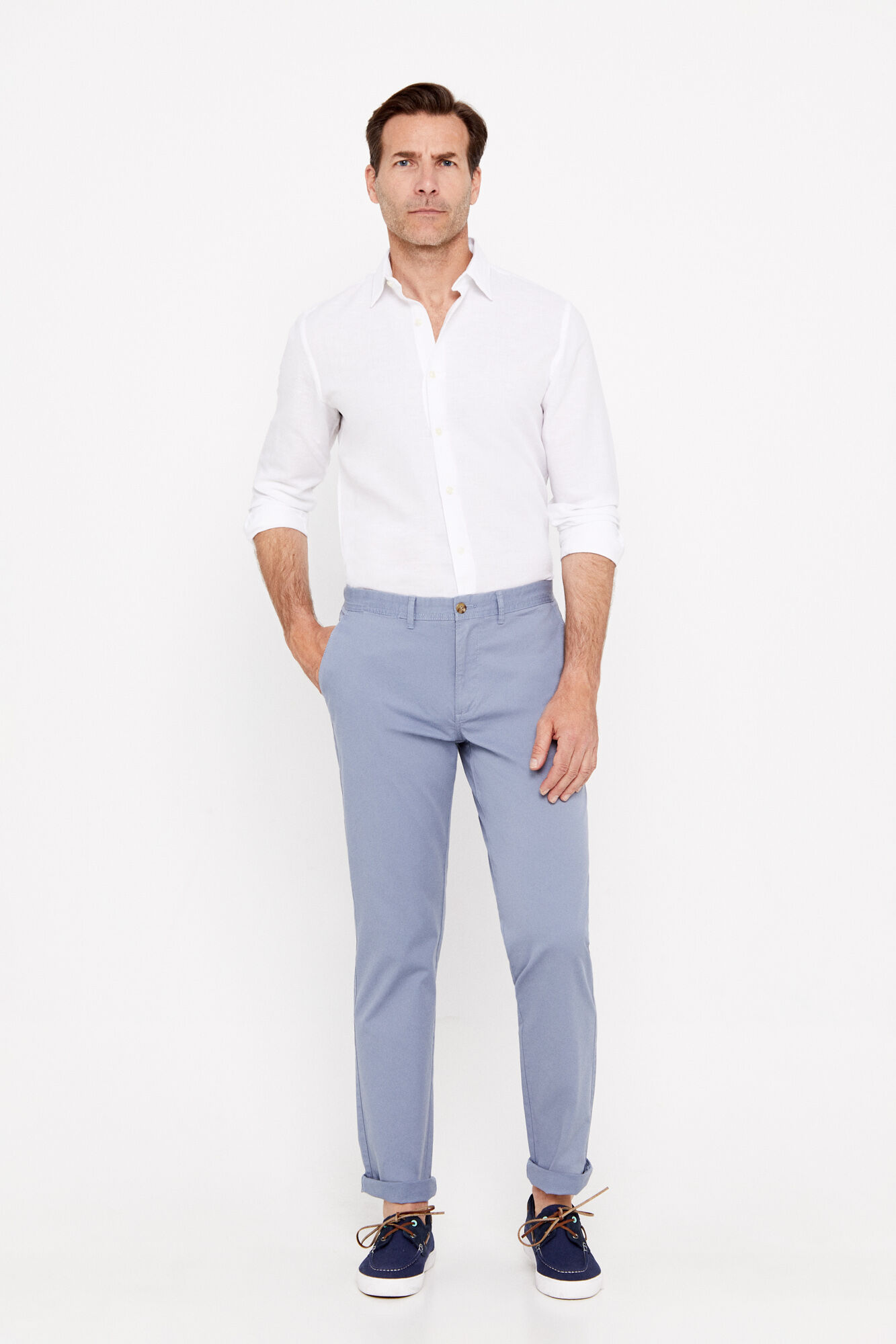 Calça chino leve de corte regular - Azul