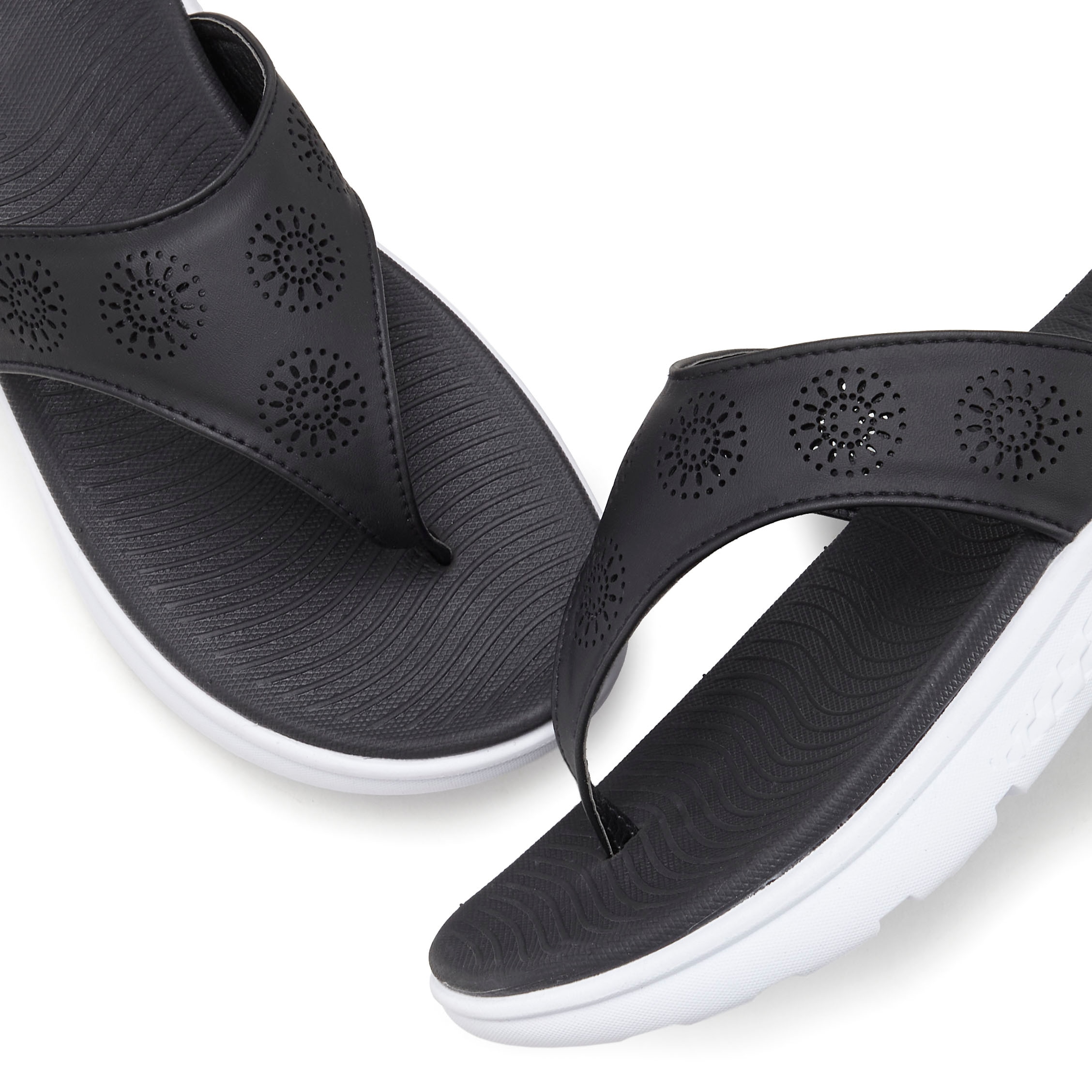 Vivance Zehentrenner  Pantolette mit Cut-Out-Muster VEGAN