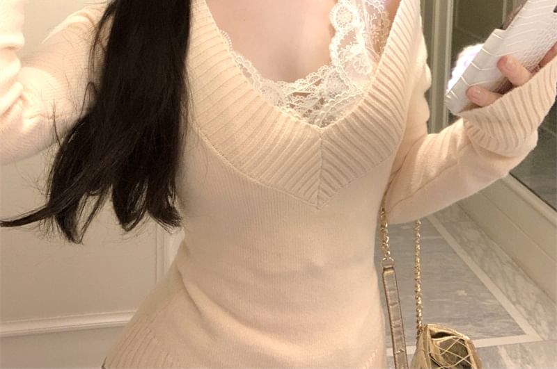 Ukiyo - V-hals lange mouwen kanten crop trui / kanten camisole top